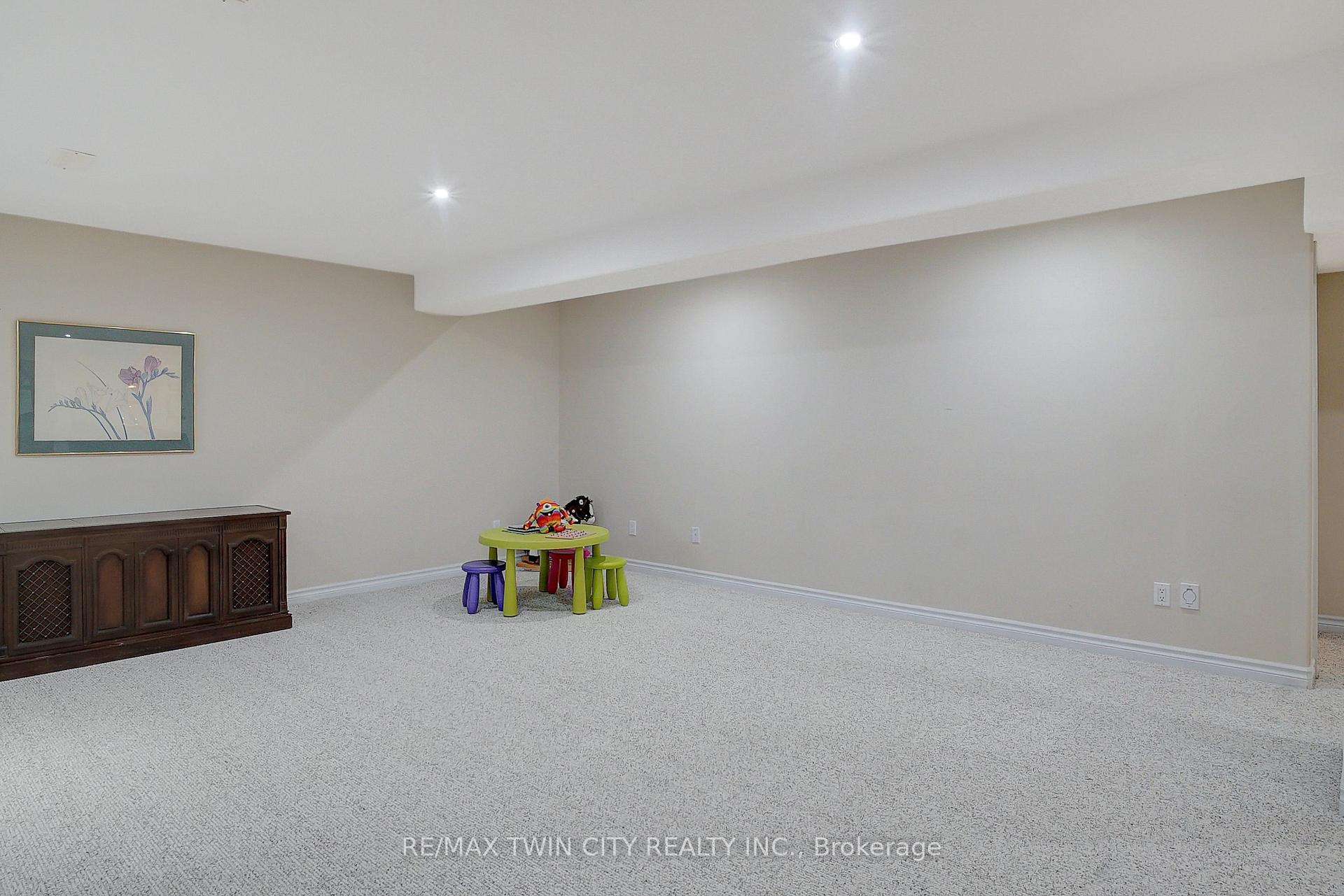 Photo 27 of 269 Deer Ridge Drive, Kitchener — HOMEH