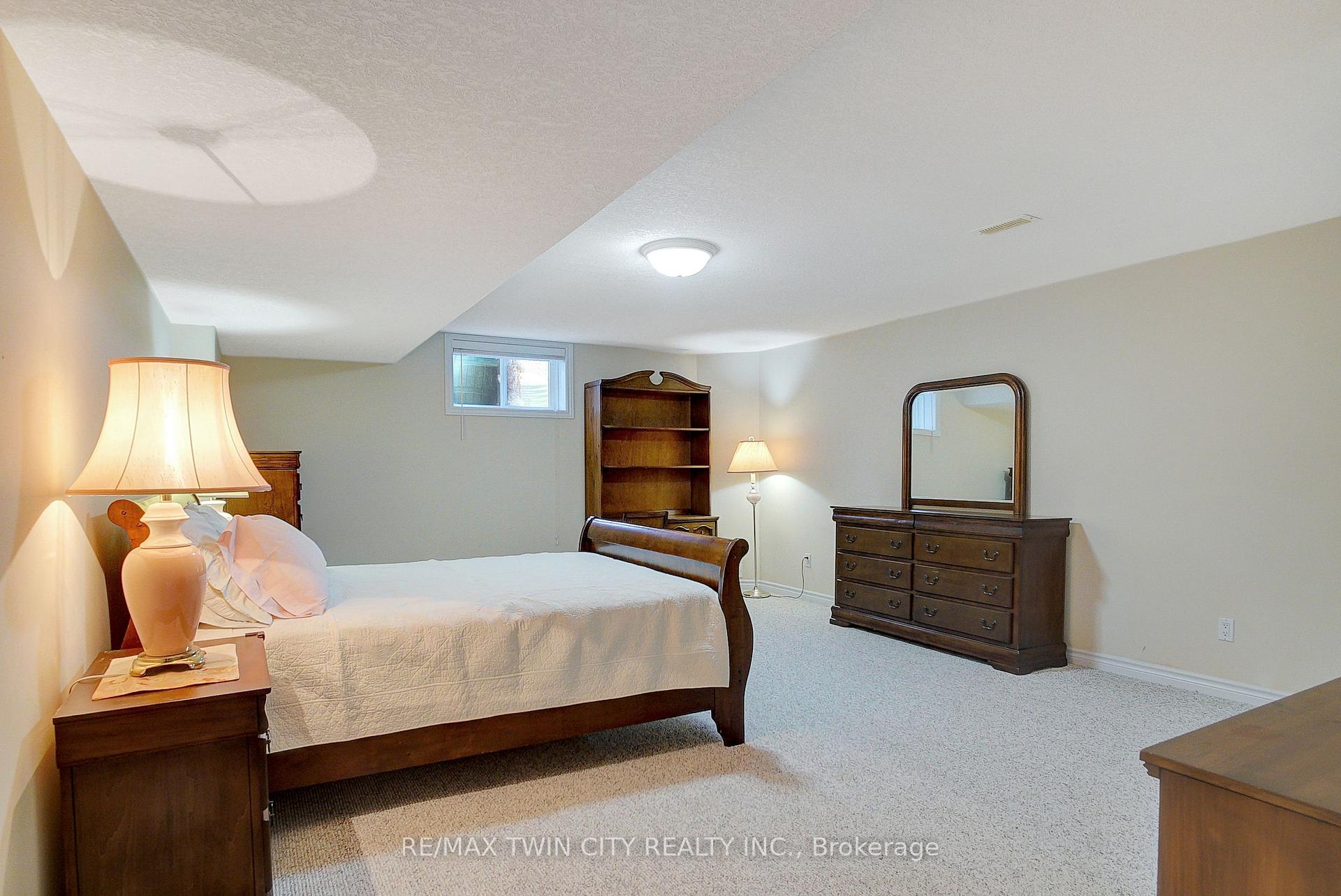 Photo 30 of 269 Deer Ridge Drive, Kitchener — HOMEH