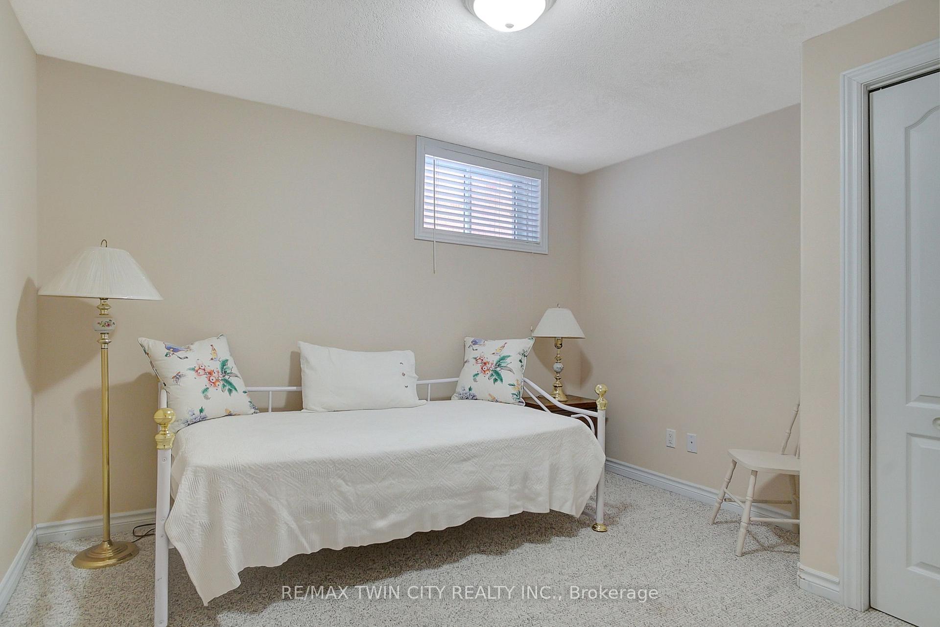 Photo 33 of 269 Deer Ridge Drive, Kitchener — HOMEH