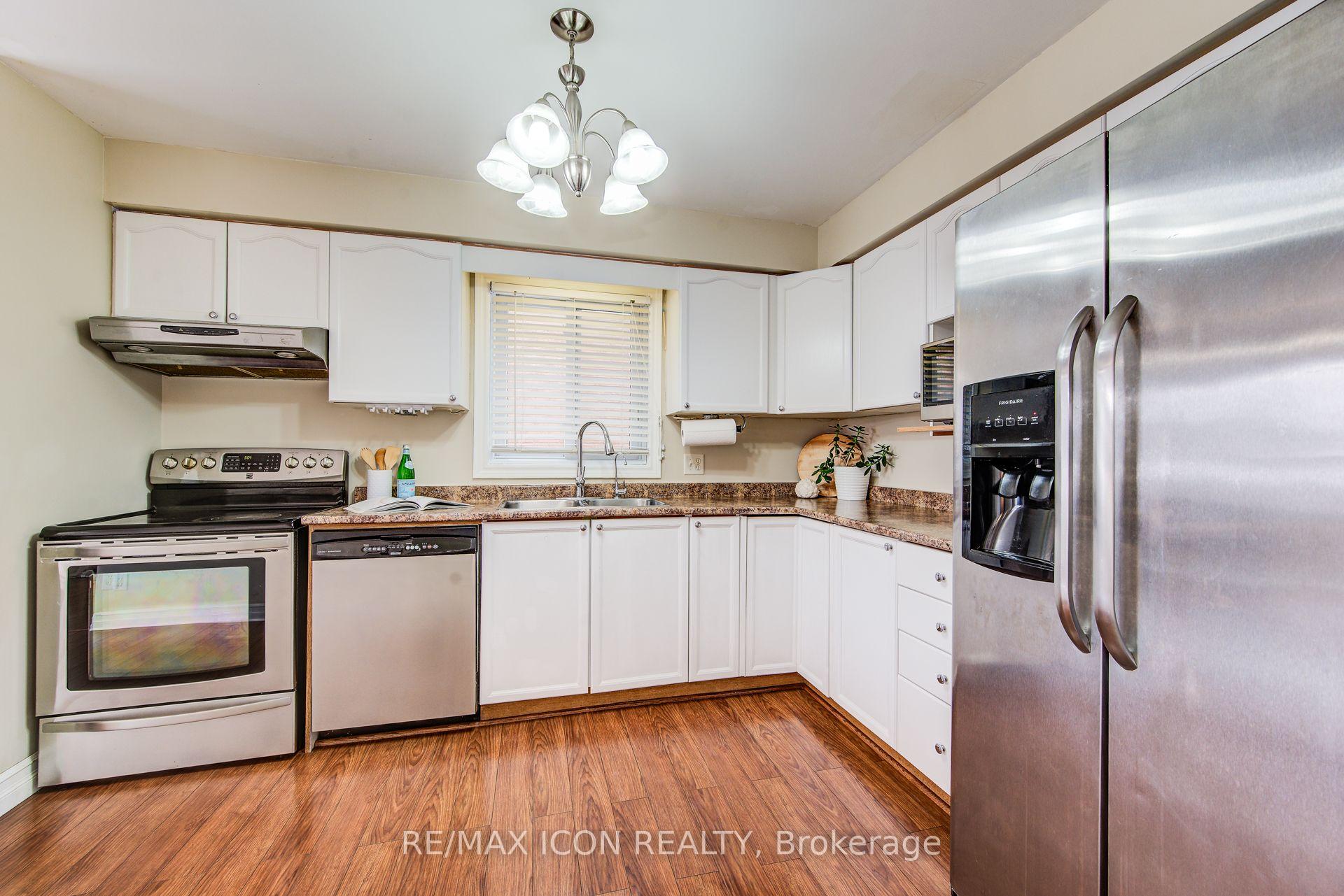 Photo 12 of 61 Bush Clover Crescent, Kitchener — HOMEH