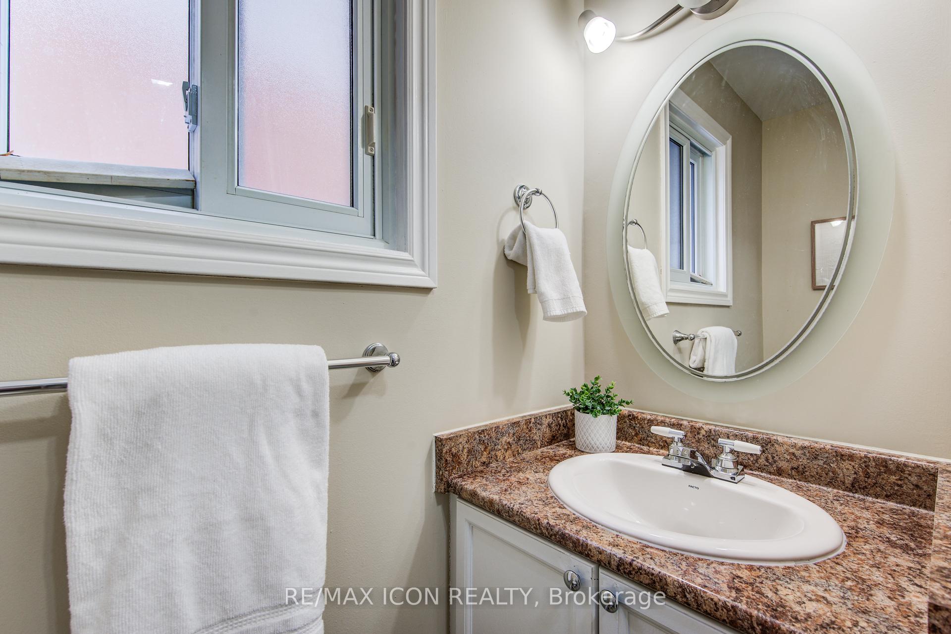 Photo 16 of 61 Bush Clover Crescent, Kitchener — HOMEH