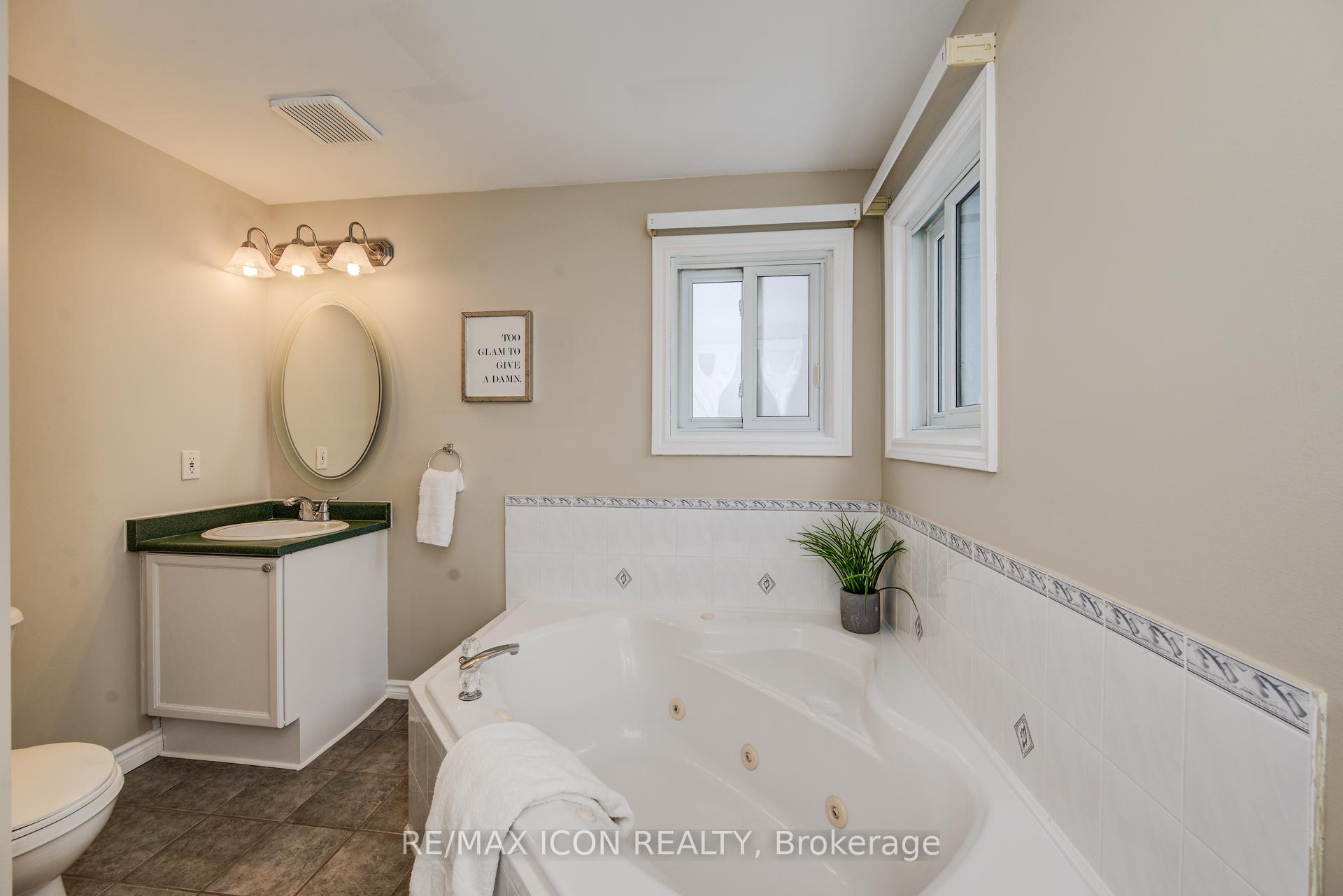Photo 25 of 61 Bush Clover Crescent, Kitchener — HOMEH