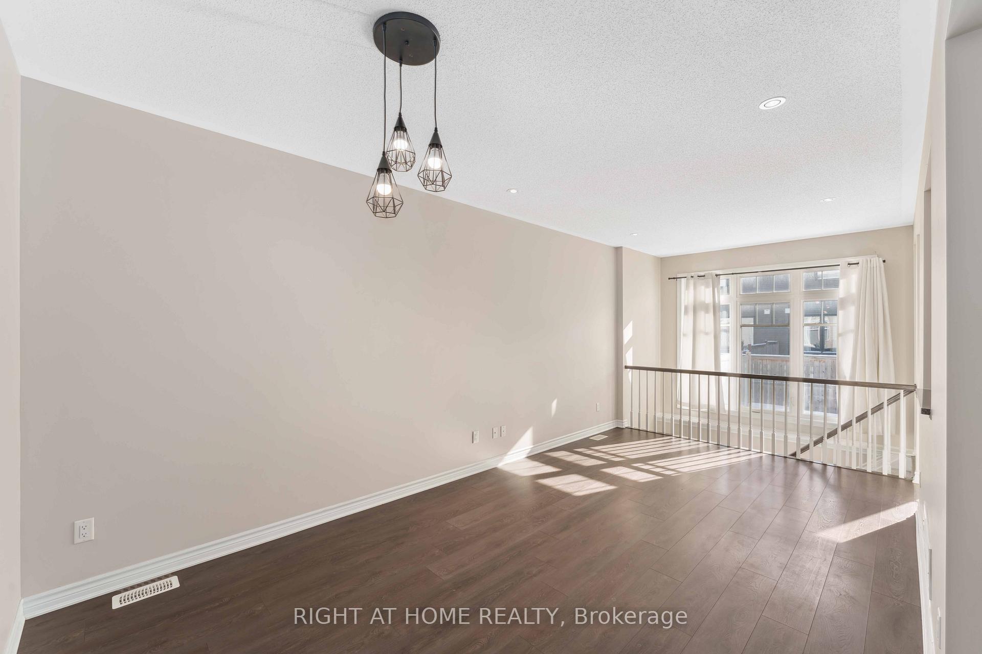Photo 5 of 81 Tapadero Avenue, Ottawa, Kanata - Emerald Meadows/Trailwest — HOMEH