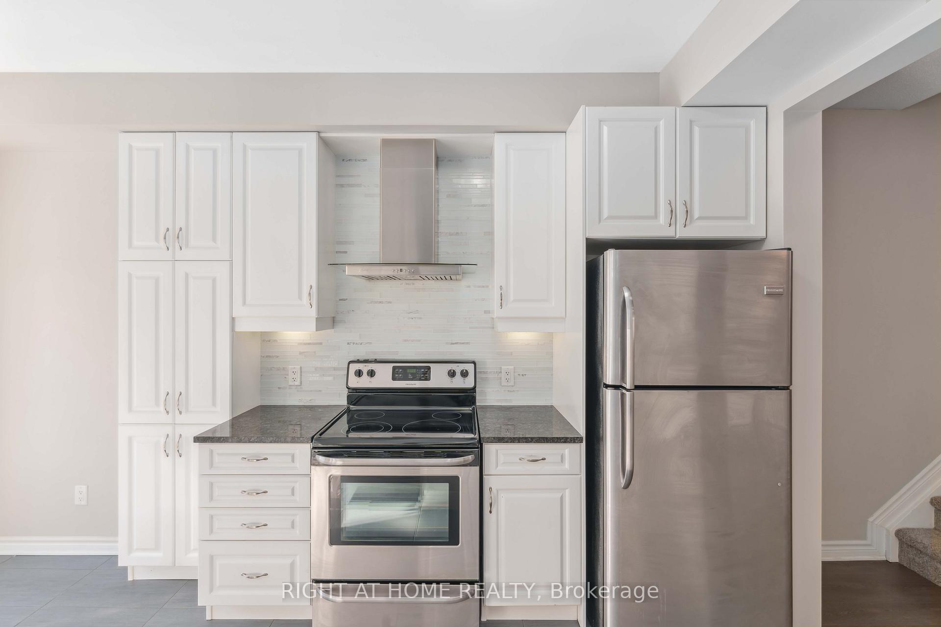 Photo 9 of 81 Tapadero Avenue, Ottawa, Kanata - Emerald Meadows/Trailwest — HOMEH