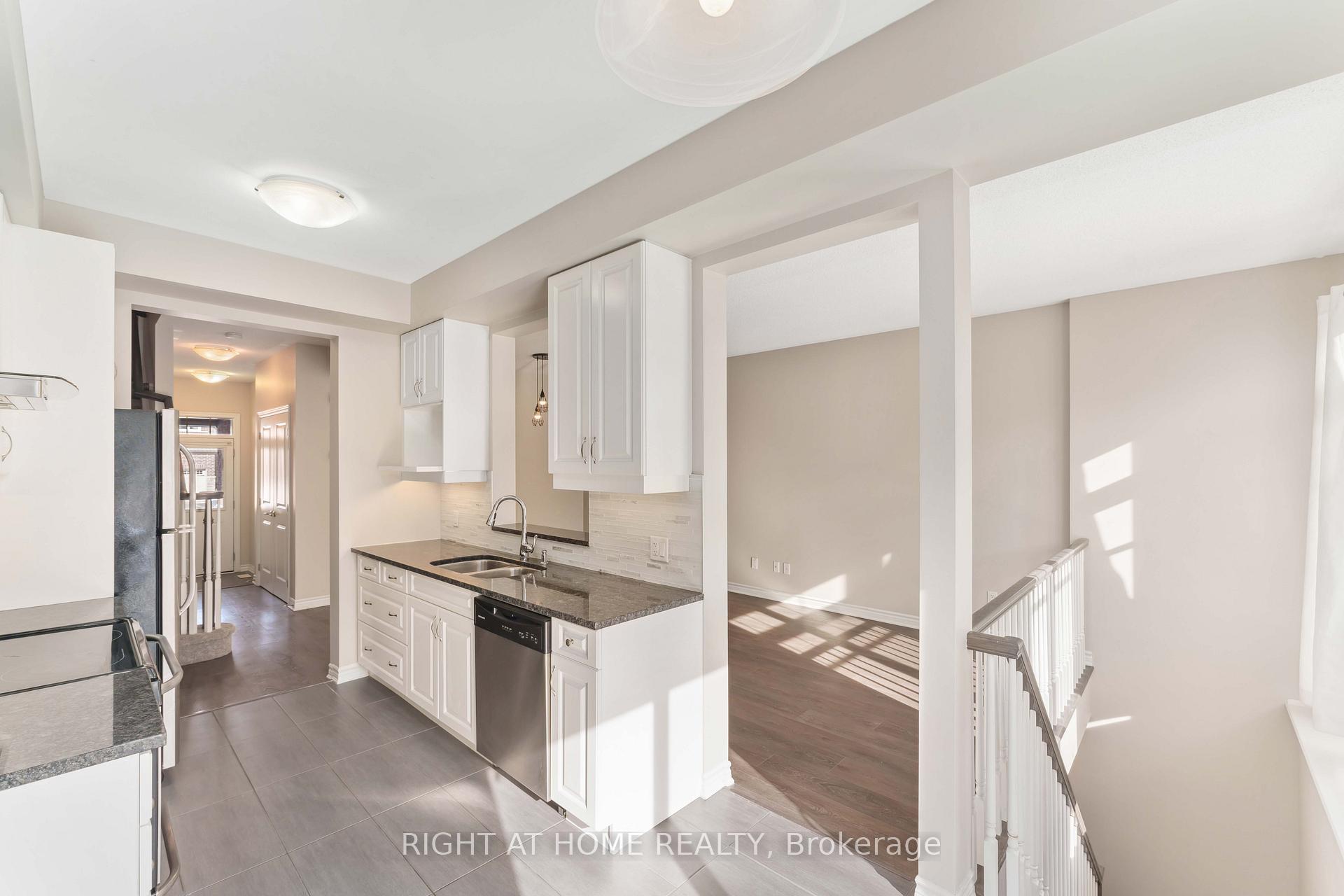 Photo 10 of 81 Tapadero Avenue, Ottawa, Kanata - Emerald Meadows/Trailwest — HOMEH