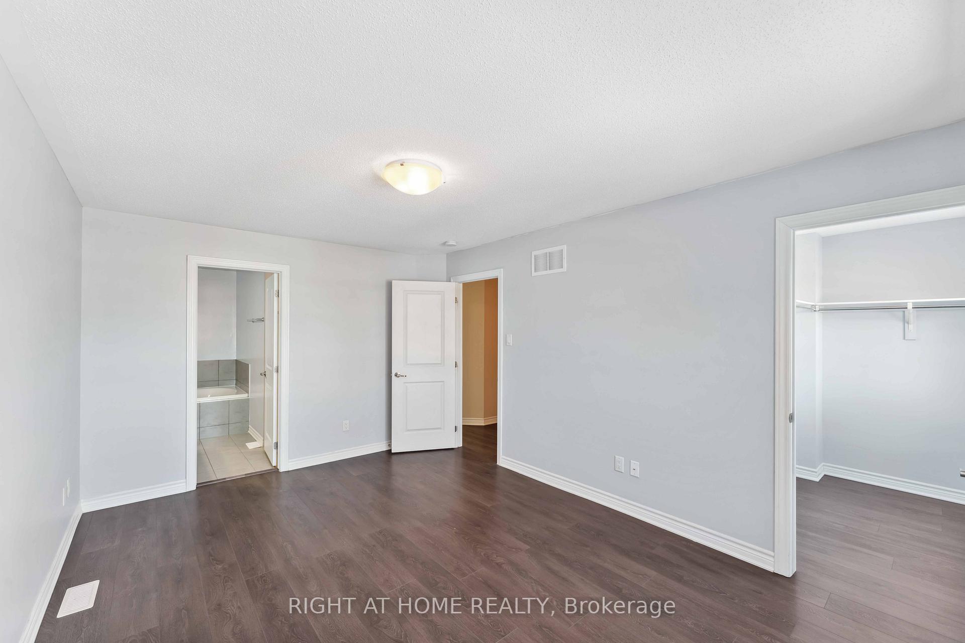 Photo 16 of 81 Tapadero Avenue, Ottawa, Kanata - Emerald Meadows/Trailwest — HOMEH