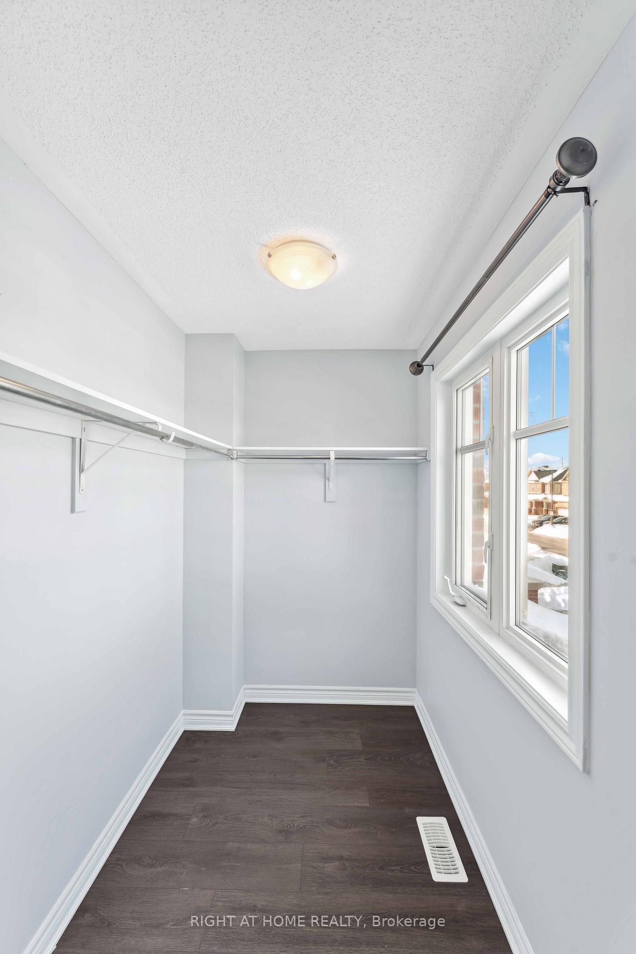 Photo 17 of 81 Tapadero Avenue, Ottawa, Kanata - Emerald Meadows/Trailwest — HOMEH