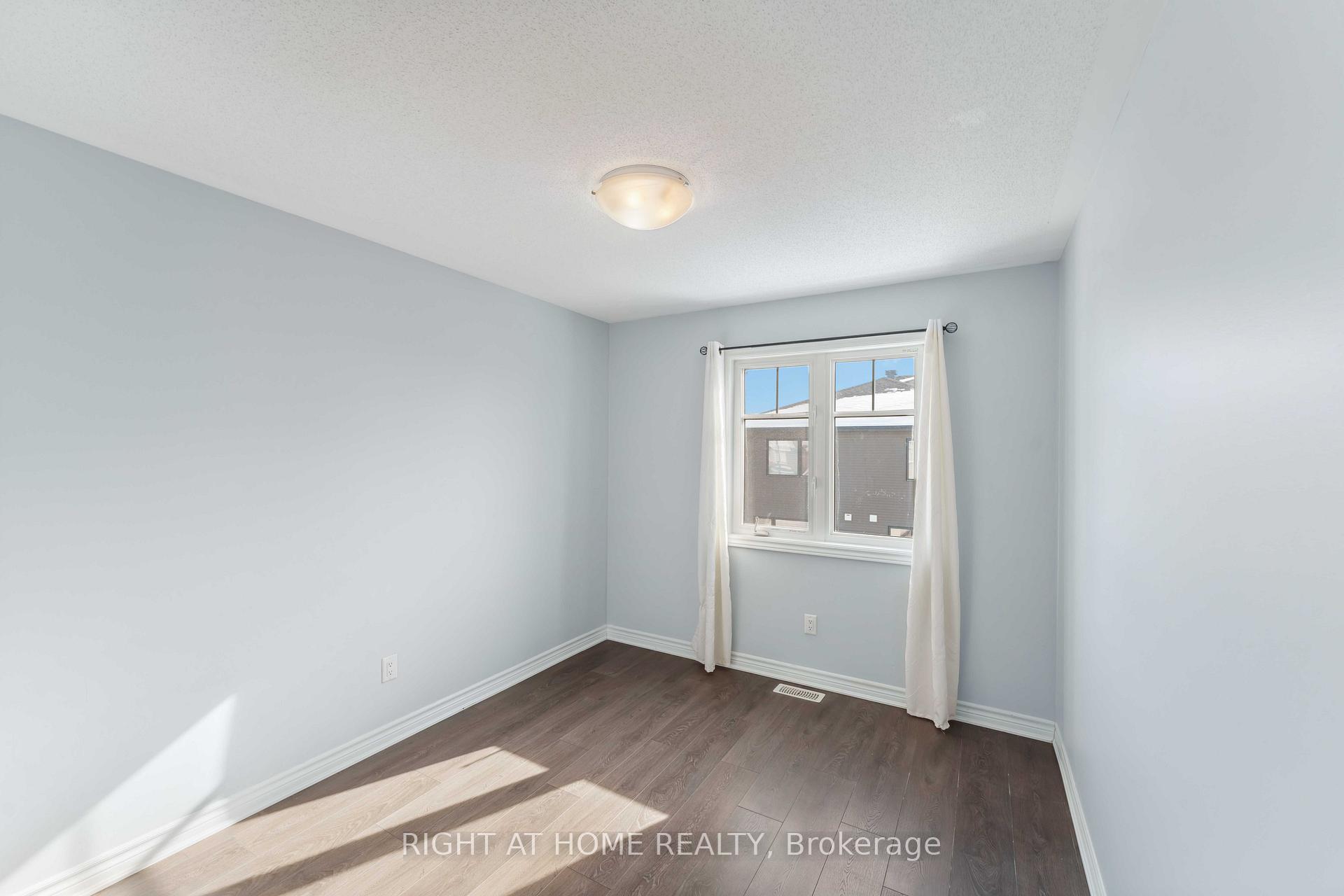 Photo 23 of 81 Tapadero Avenue, Ottawa, Kanata - Emerald Meadows/Trailwest — HOMEH
