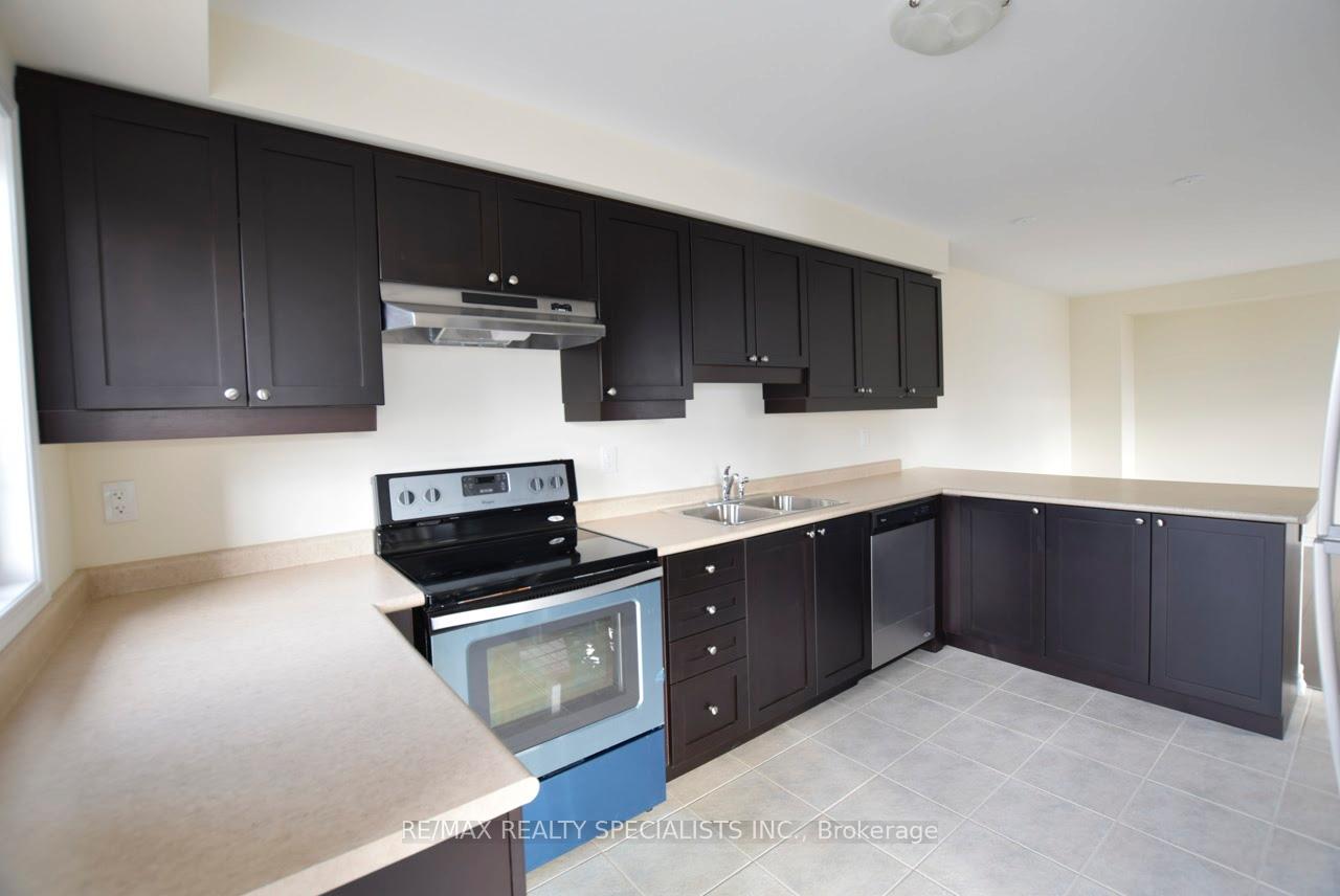 Photo 6 of 260 Reis Place, Milton, Ford — HOMEH
