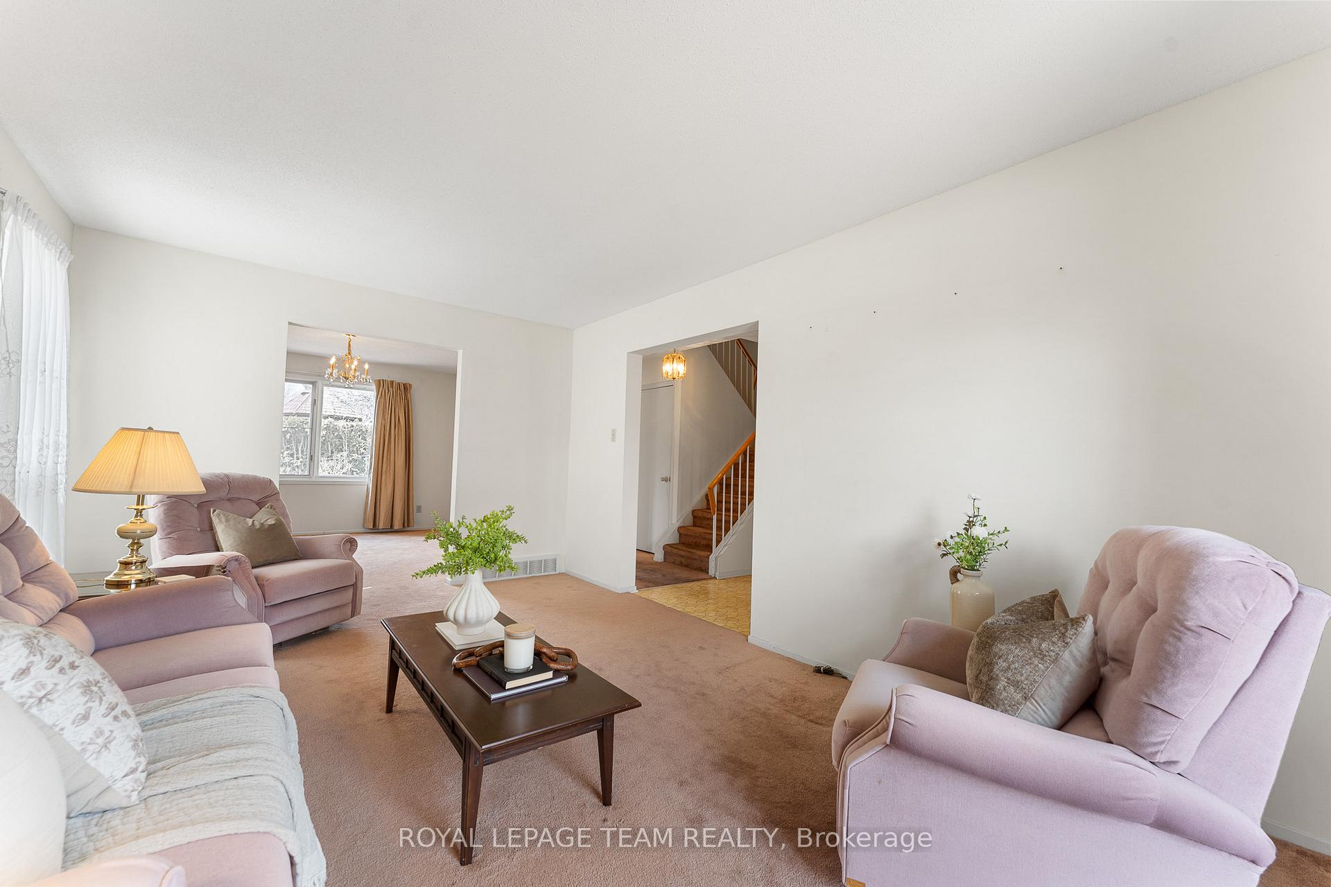 Photo 8 of 20 Huntsman Crescent, Ottawa, Kanata - Bridlewood — HOMEH
