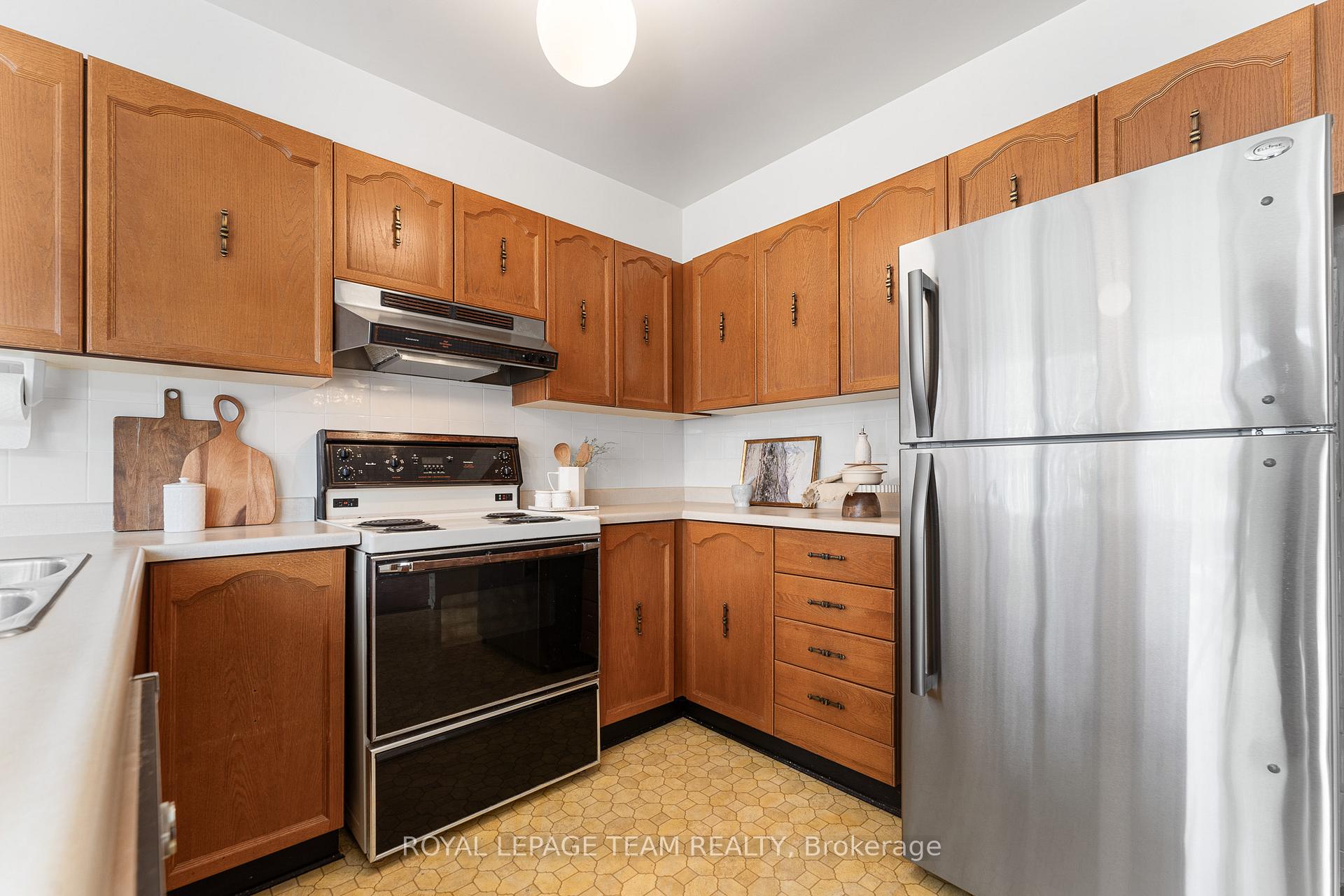 Photo 11 of 20 Huntsman Crescent, Ottawa, Kanata - Bridlewood — HOMEH