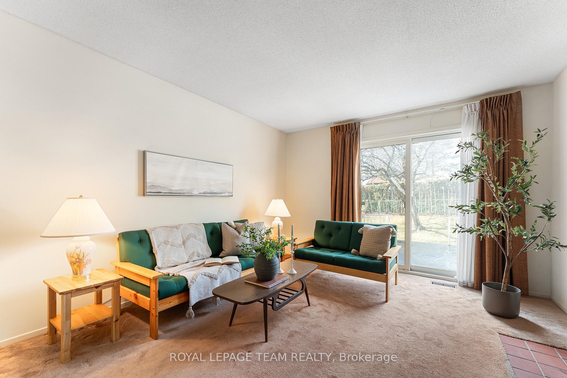 Photo 15 of 20 Huntsman Crescent, Ottawa, Kanata - Bridlewood — HOMEH