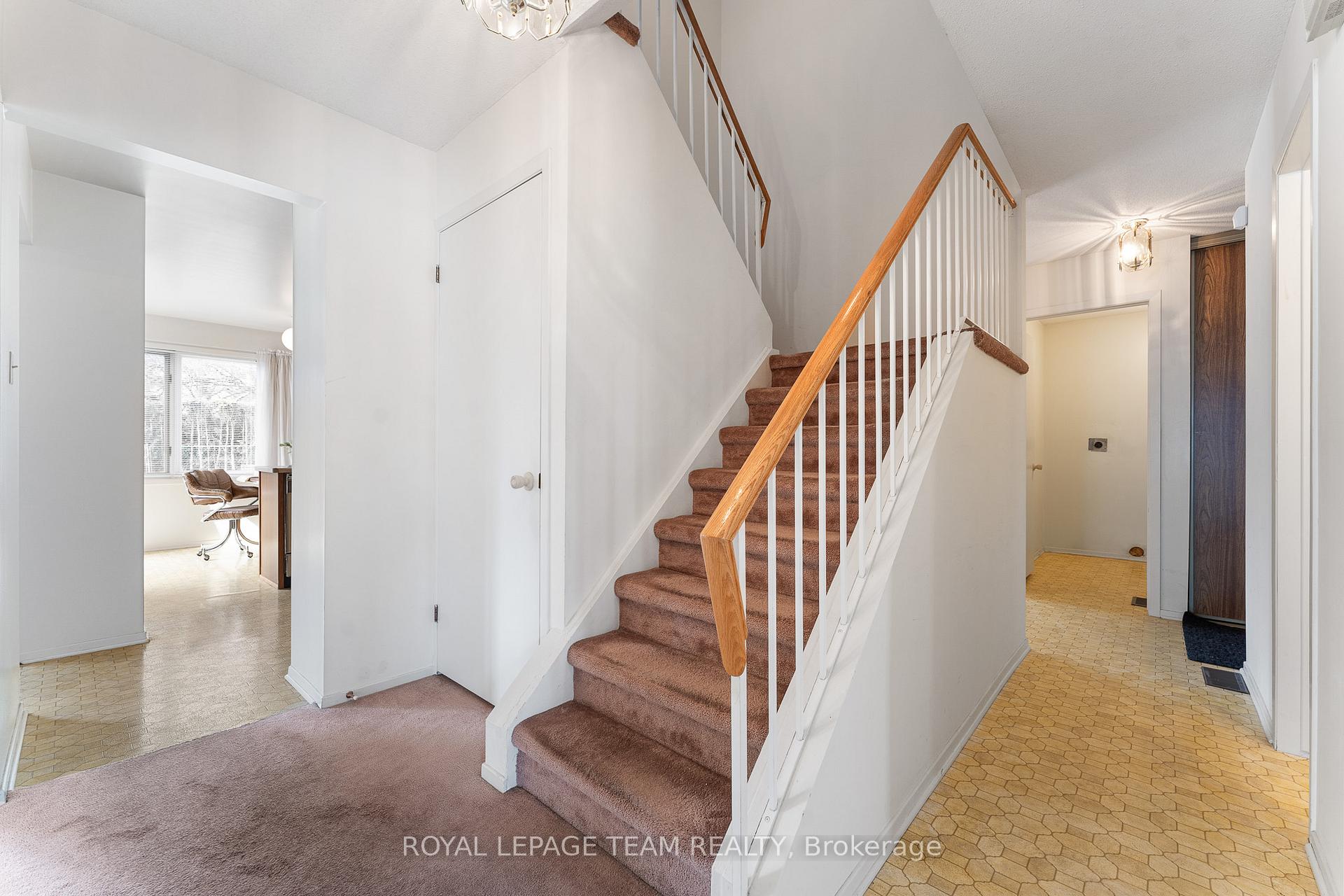 Photo 18 of 20 Huntsman Crescent, Ottawa, Kanata - Bridlewood — HOMEH