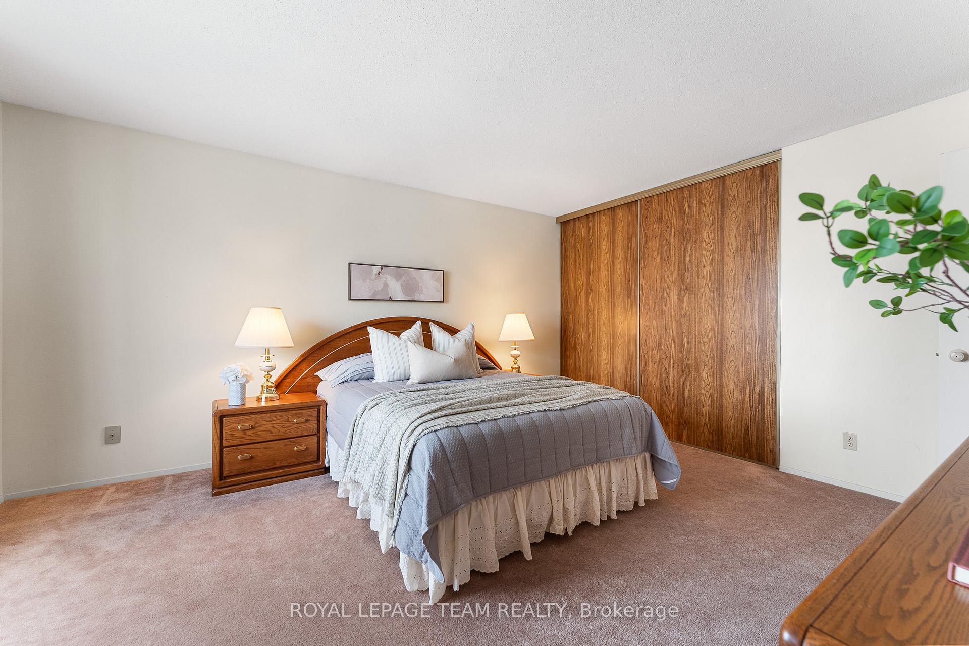 Photo 22 of 20 Huntsman Crescent, Ottawa, Kanata - Bridlewood — HOMEH