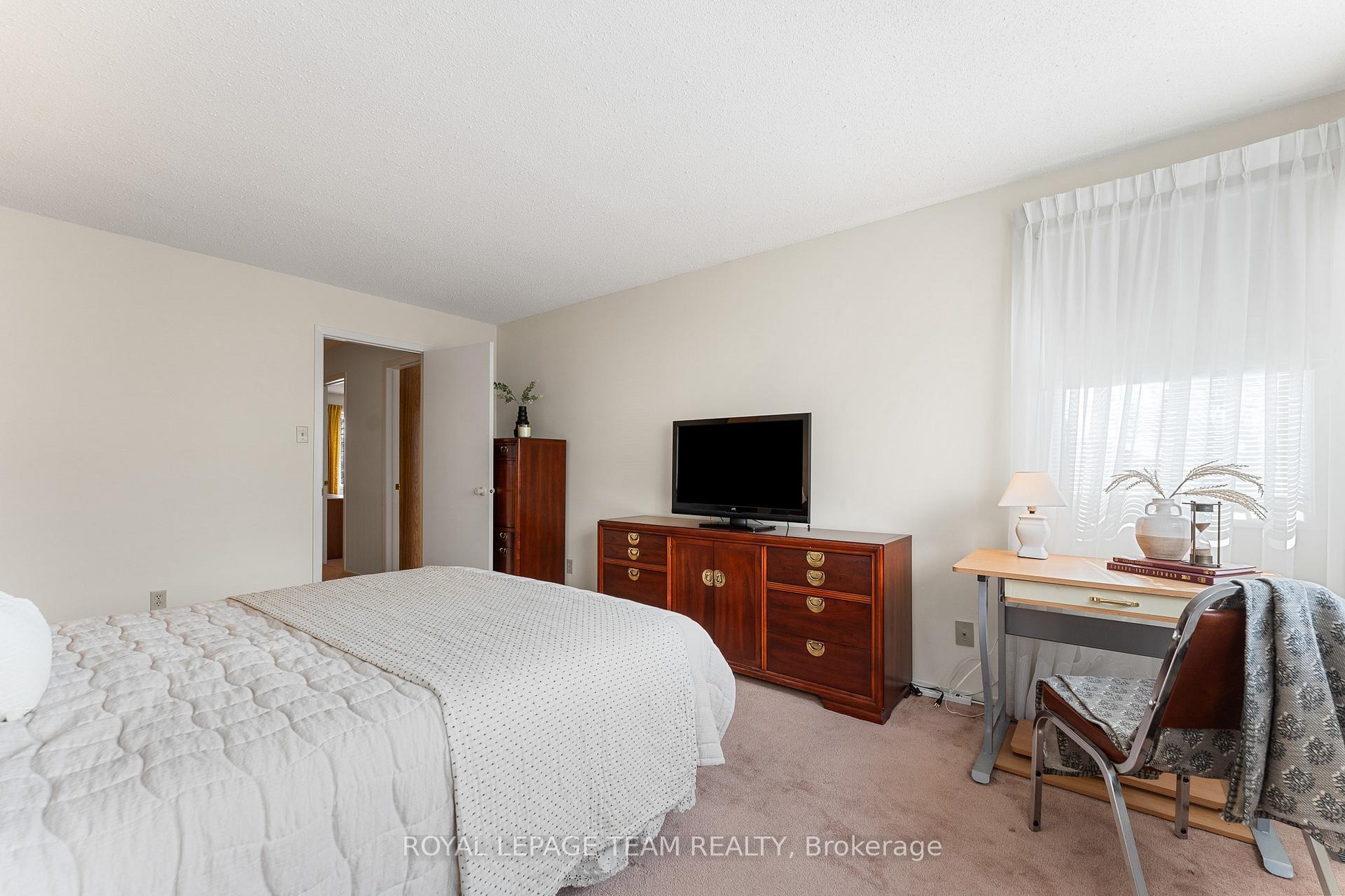 Photo 24 of 20 Huntsman Crescent, Ottawa, Kanata - Bridlewood — HOMEH