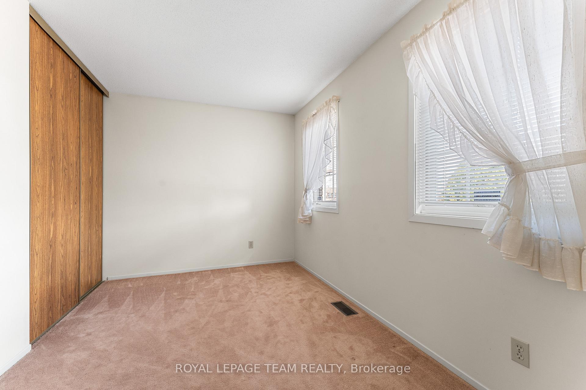 Photo 30 of 20 Huntsman Crescent, Ottawa, Kanata - Bridlewood — HOMEH