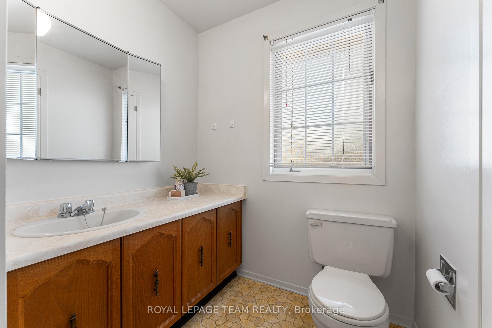 Photo 32 of 20 Huntsman Crescent, Ottawa, Kanata - Bridlewood — HOMEH