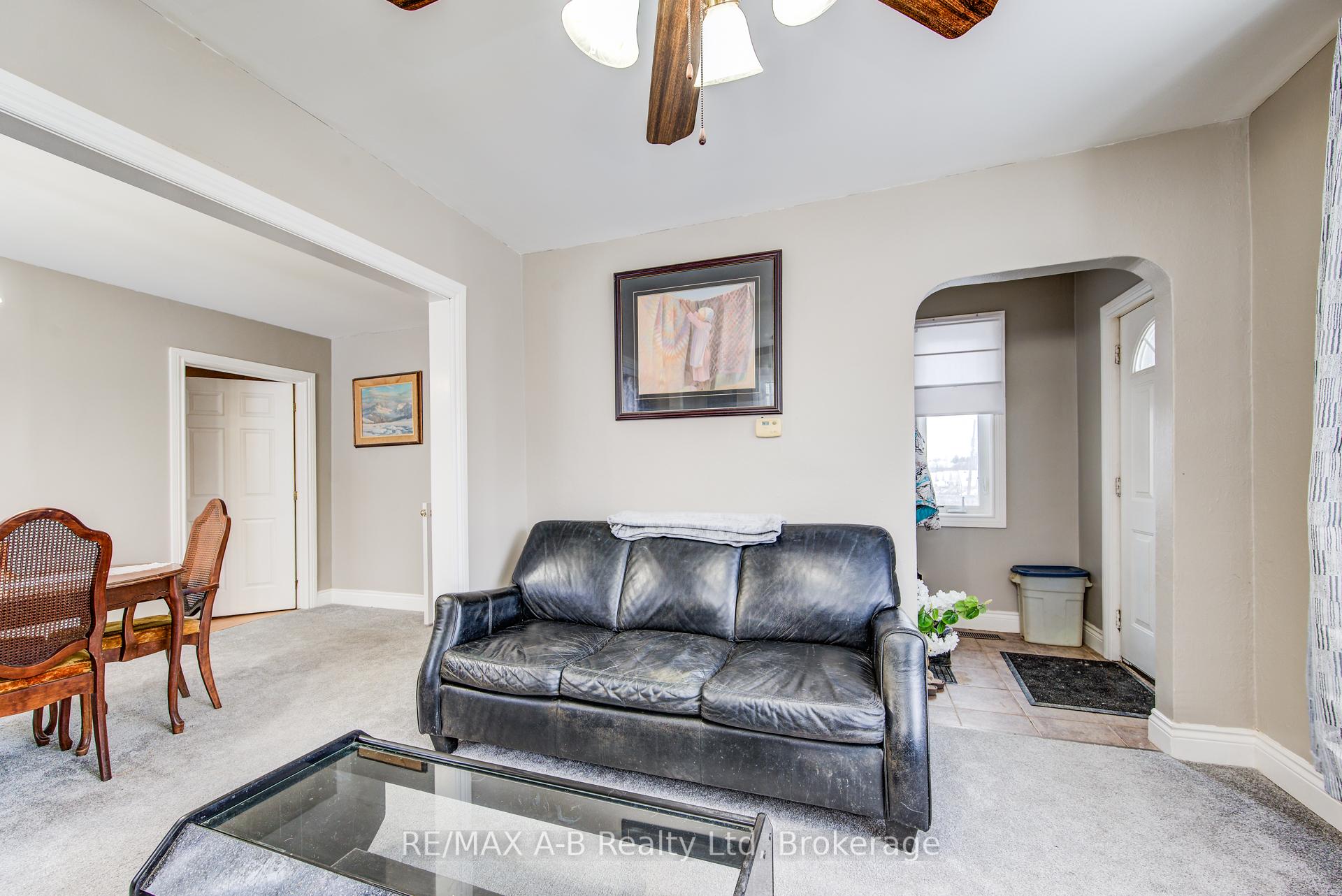 Photo 6 of 91 Peter Street, Kitchener — HOMEH