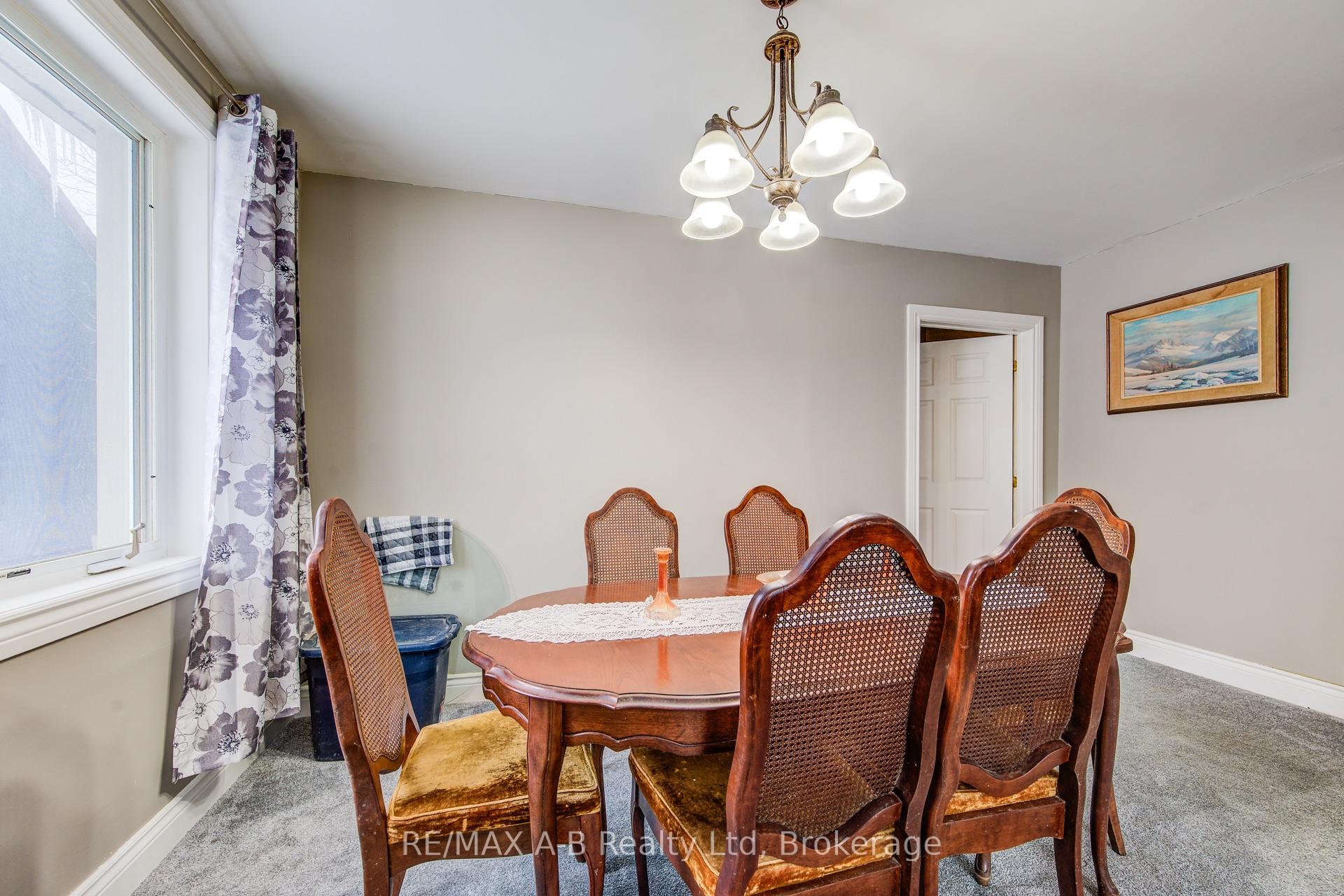 Photo 8 of 91 Peter Street, Kitchener — HOMEH