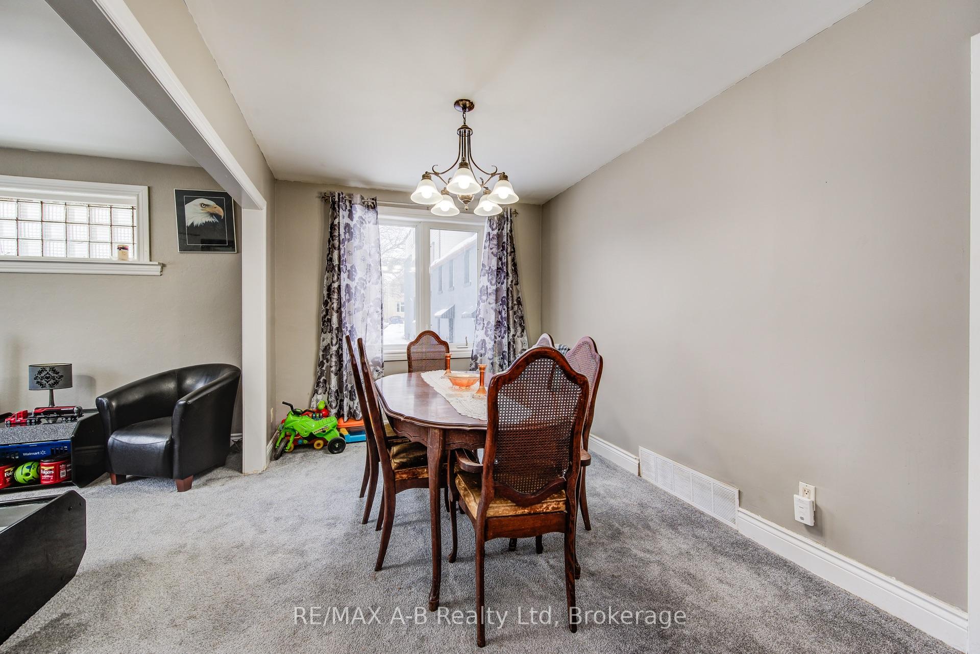 Photo 9 of 91 Peter Street, Kitchener — HOMEH