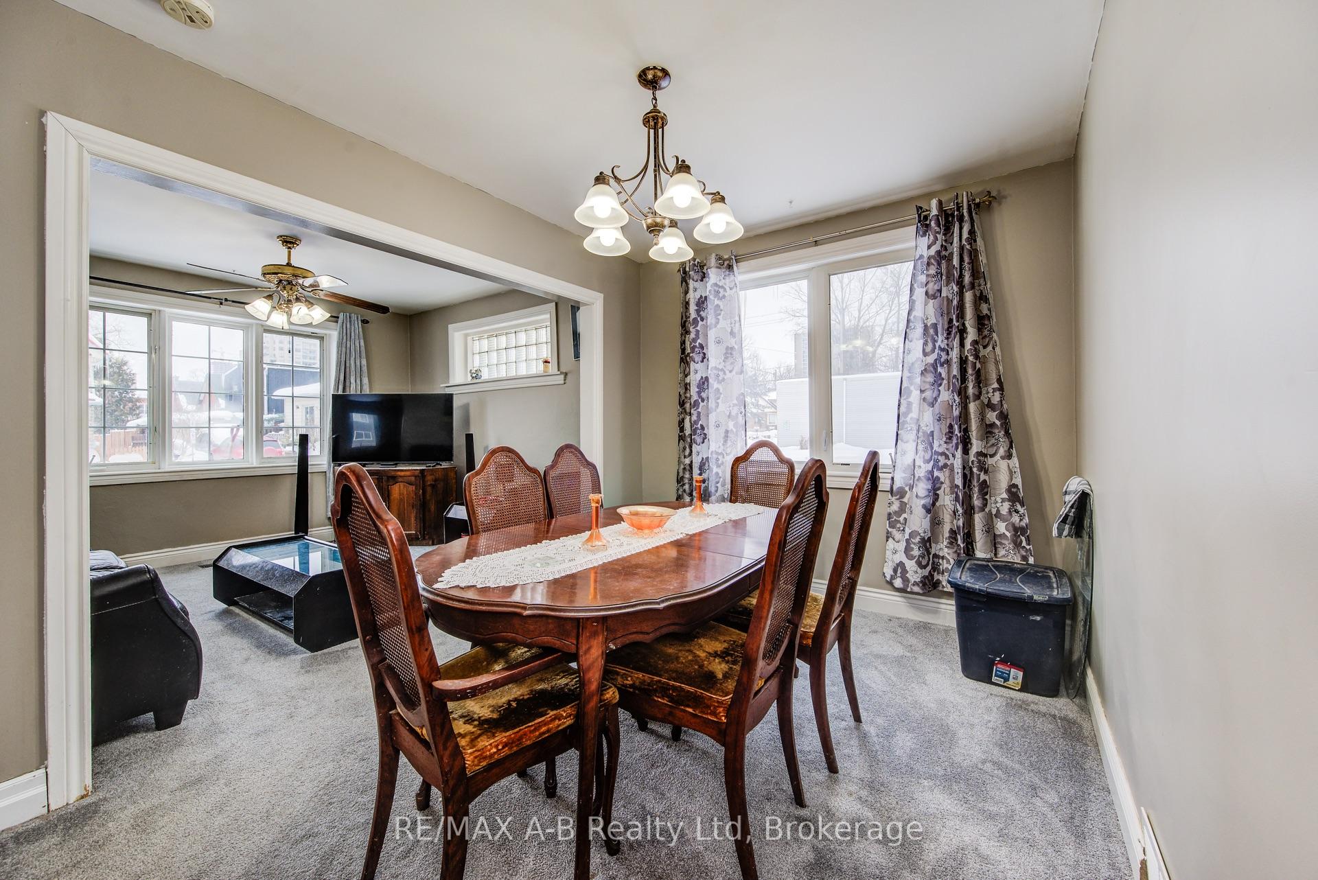 Photo 10 of 91 Peter Street, Kitchener — HOMEH