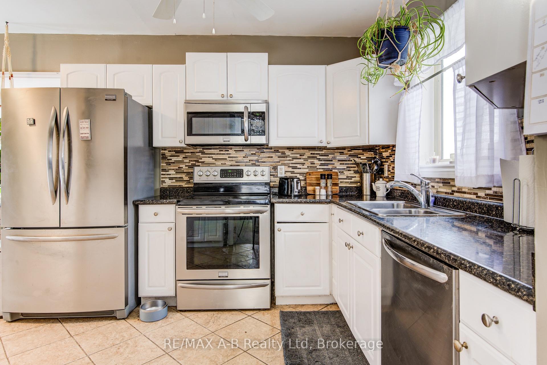Photo 14 of 91 Peter Street, Kitchener — HOMEH