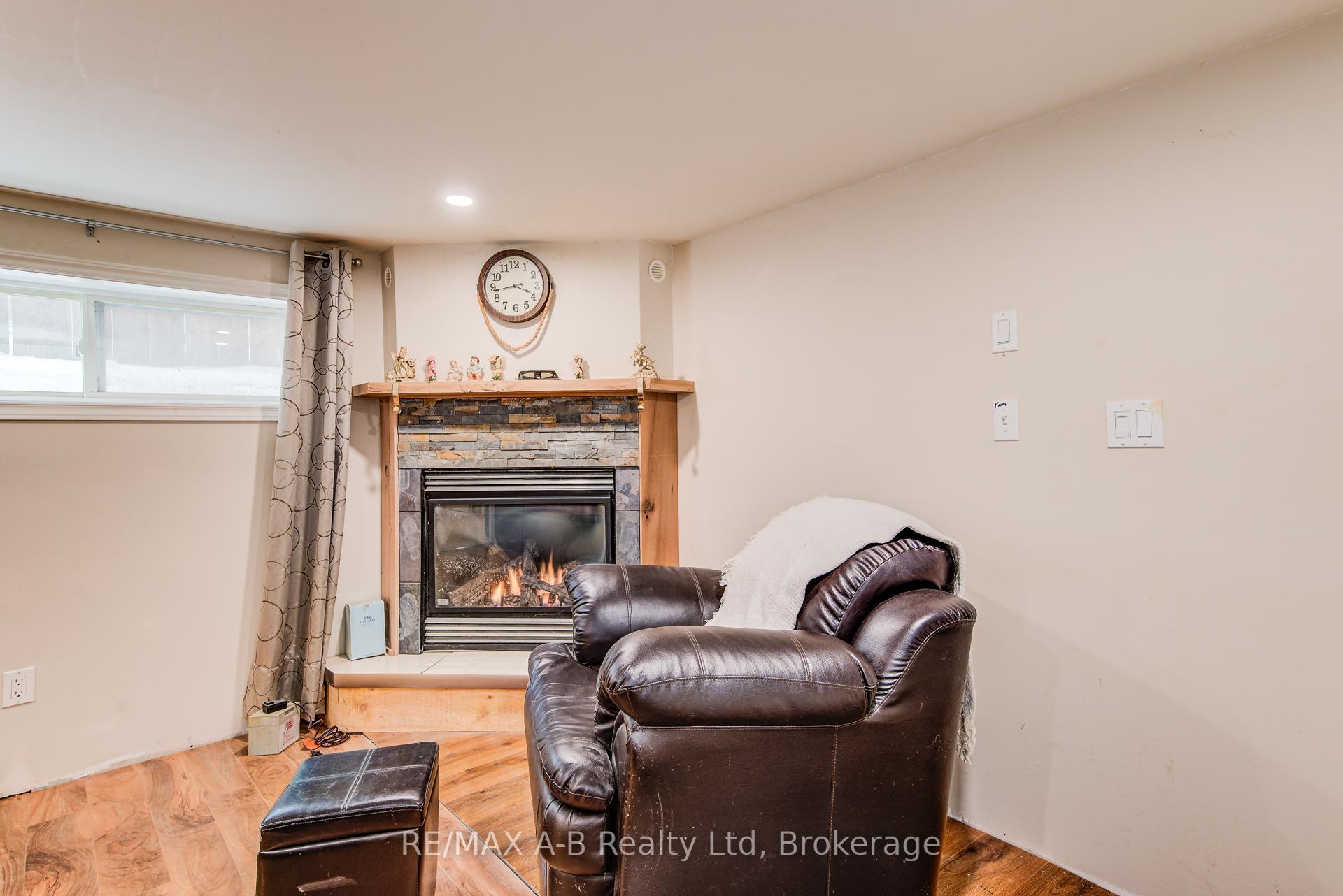 Photo 22 of 91 Peter Street, Kitchener — HOMEH
