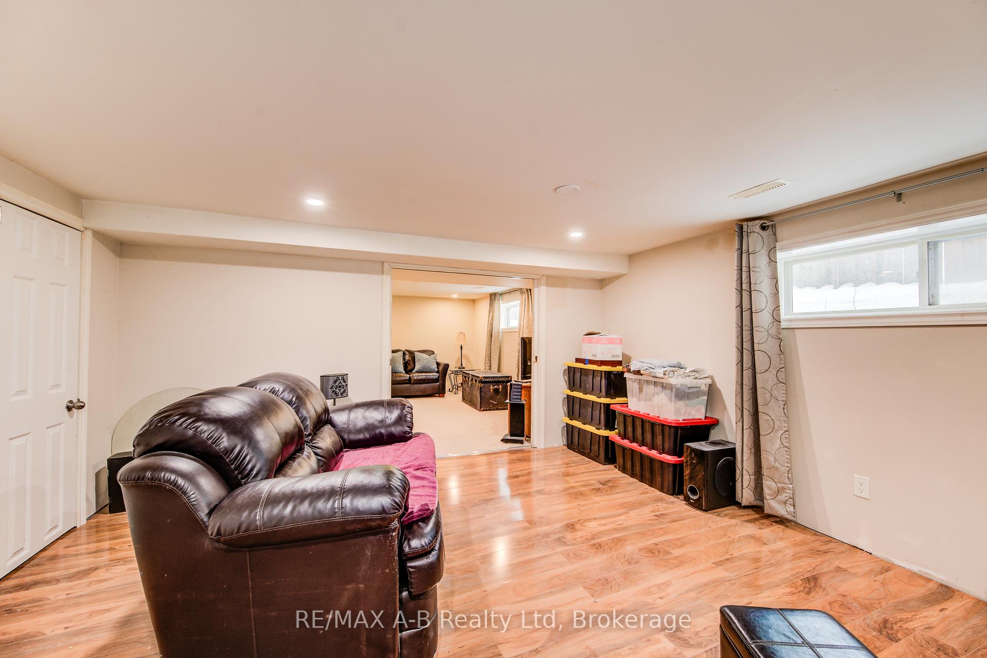 Photo 23 of 91 Peter Street, Kitchener — HOMEH
