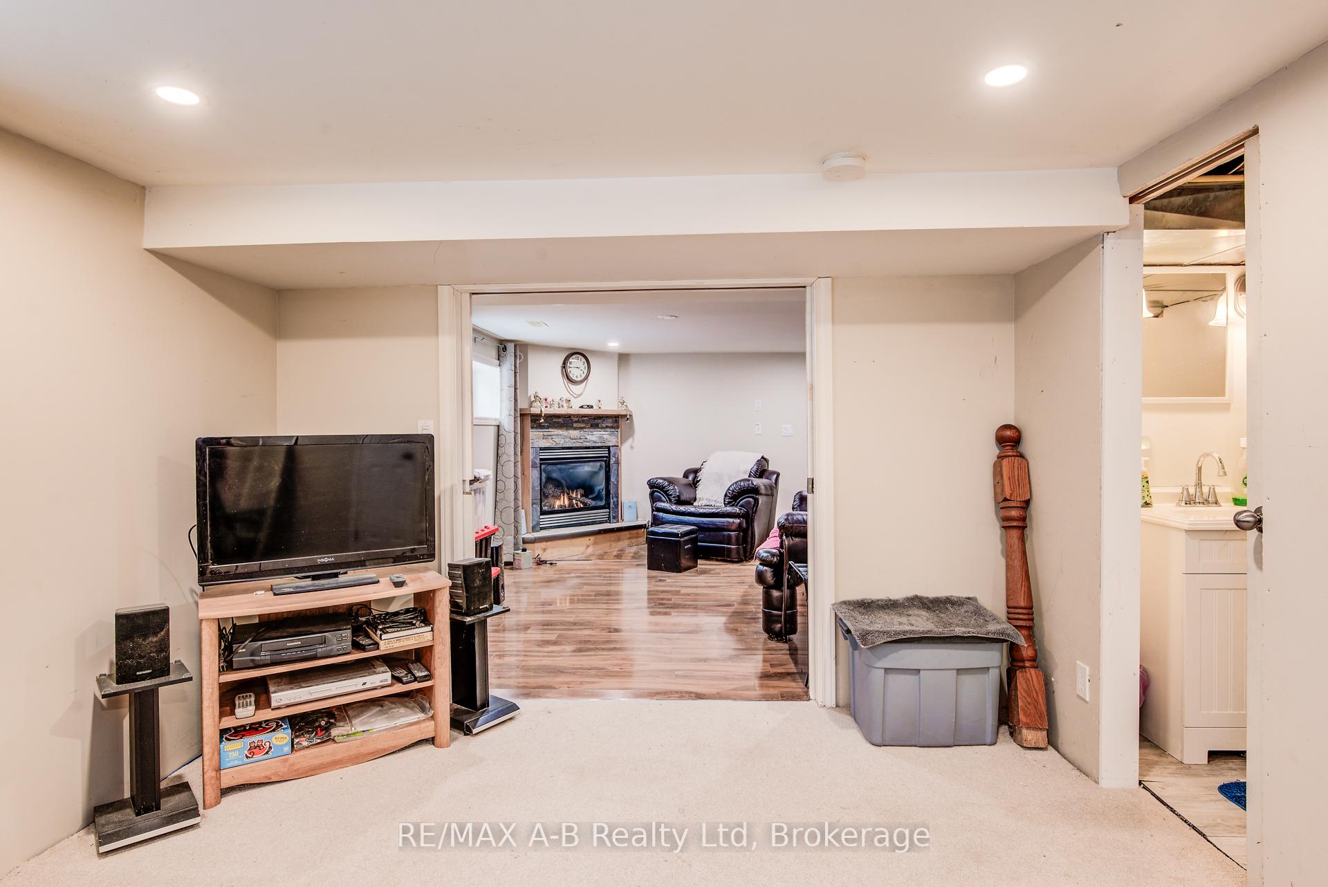 Photo 28 of 91 Peter Street, Kitchener — HOMEH