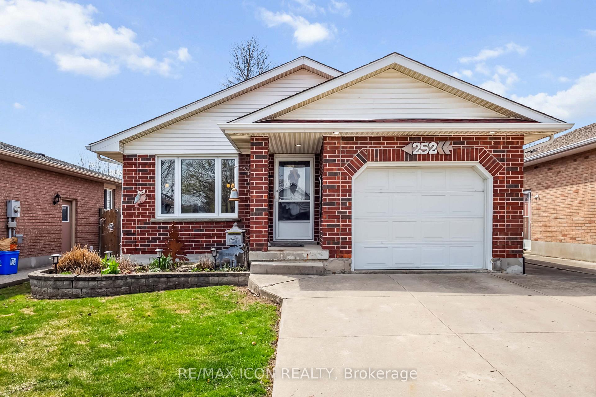 Front of 252 Josselyn Drive