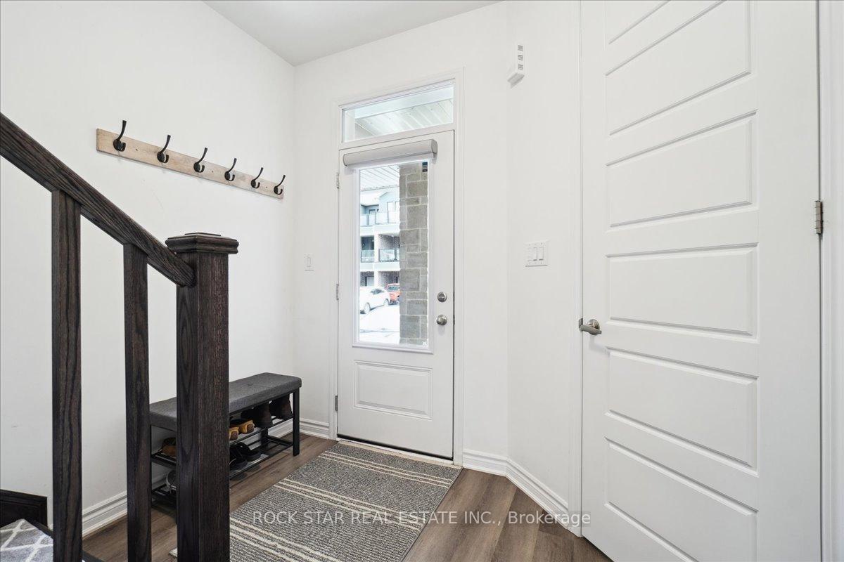 Photo 2 of 1560 Moira Crescent, Milton, Bowes — HOMEH