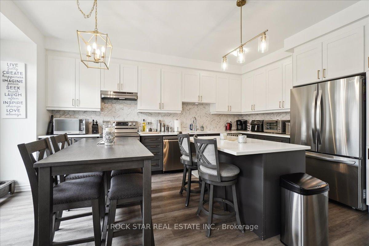 Photo 10 of 1560 Moira Crescent, Milton, Bowes — HOMEH