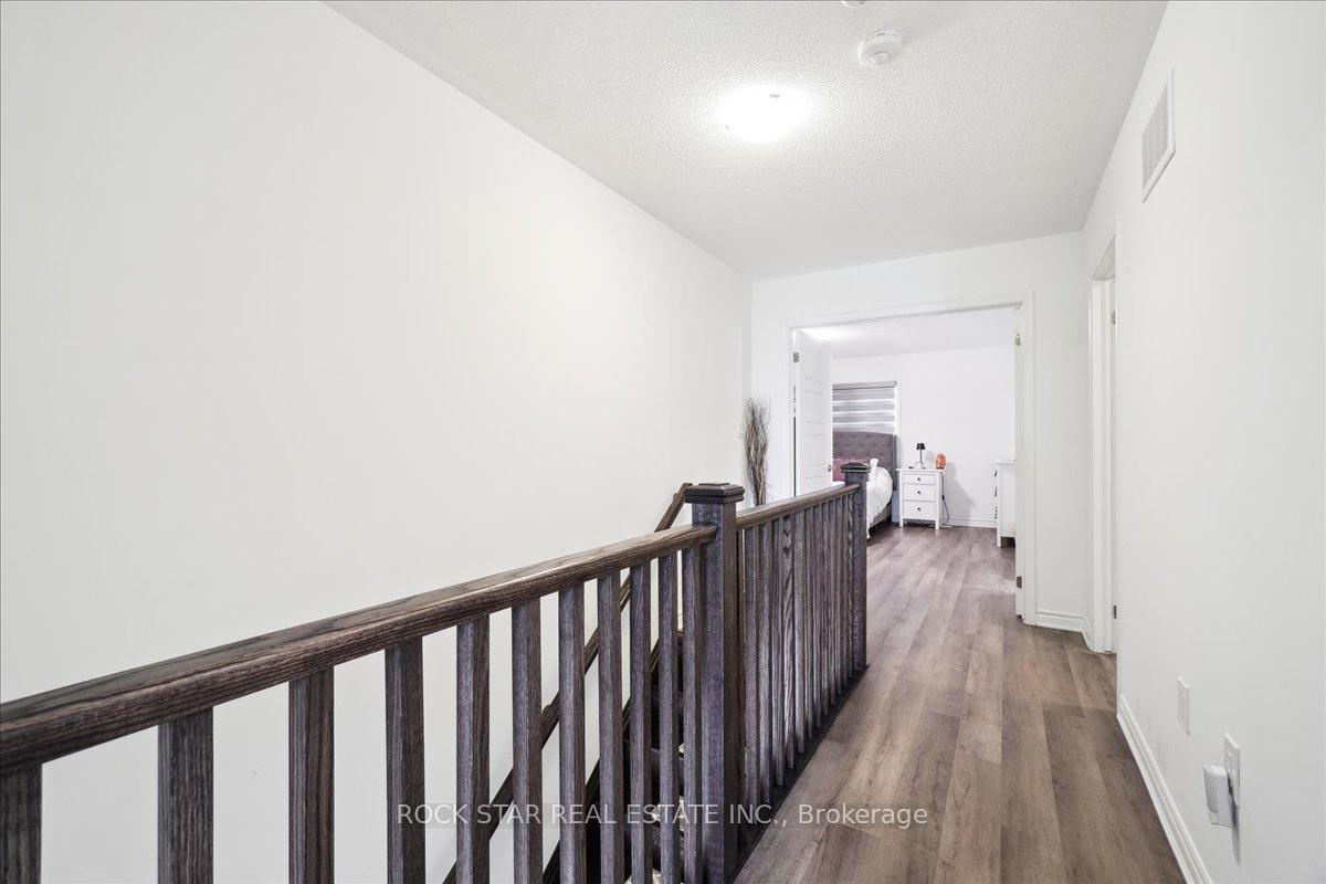 Photo 13 of 1560 Moira Crescent, Milton, Bowes — HOMEH