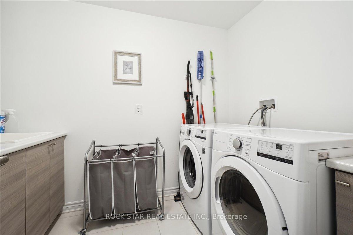 Photo 17 of 1560 Moira Crescent, Milton, Bowes — HOMEH