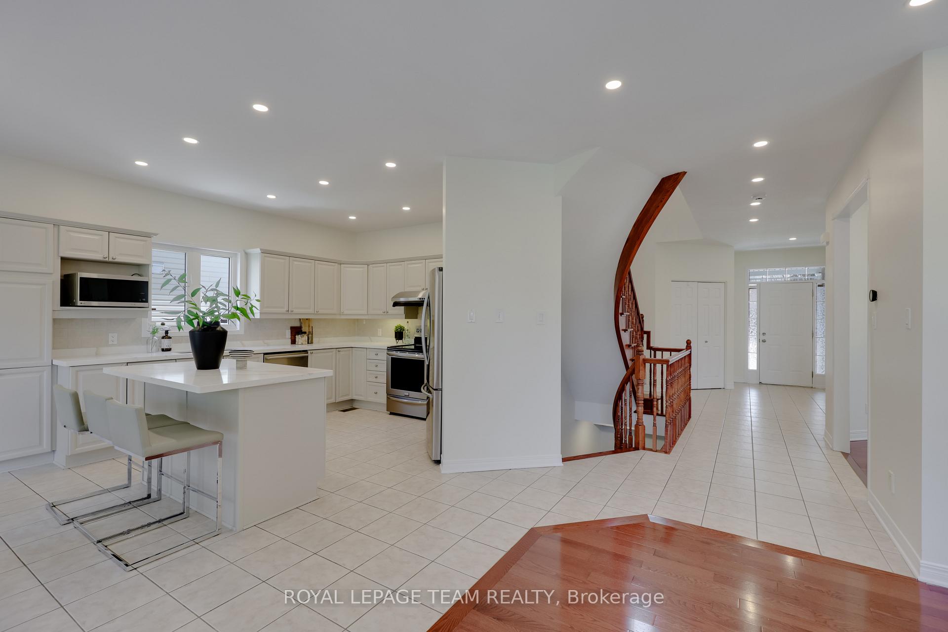Photo 13 of 12 Keno Way, Ottawa, Kanata - Kanata Lakes/Heritage Hills — HOMEH