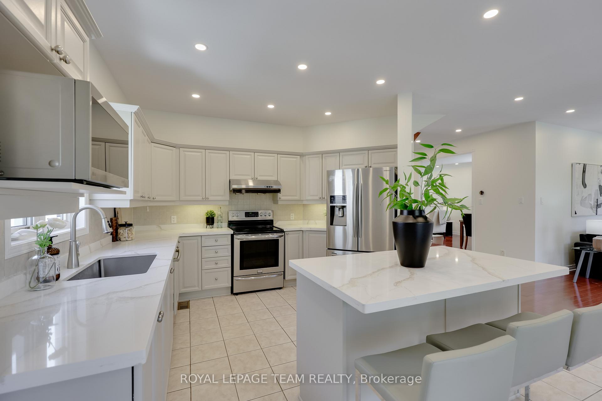 Photo 17 of 12 Keno Way, Ottawa, Kanata - Kanata Lakes/Heritage Hills — HOMEH