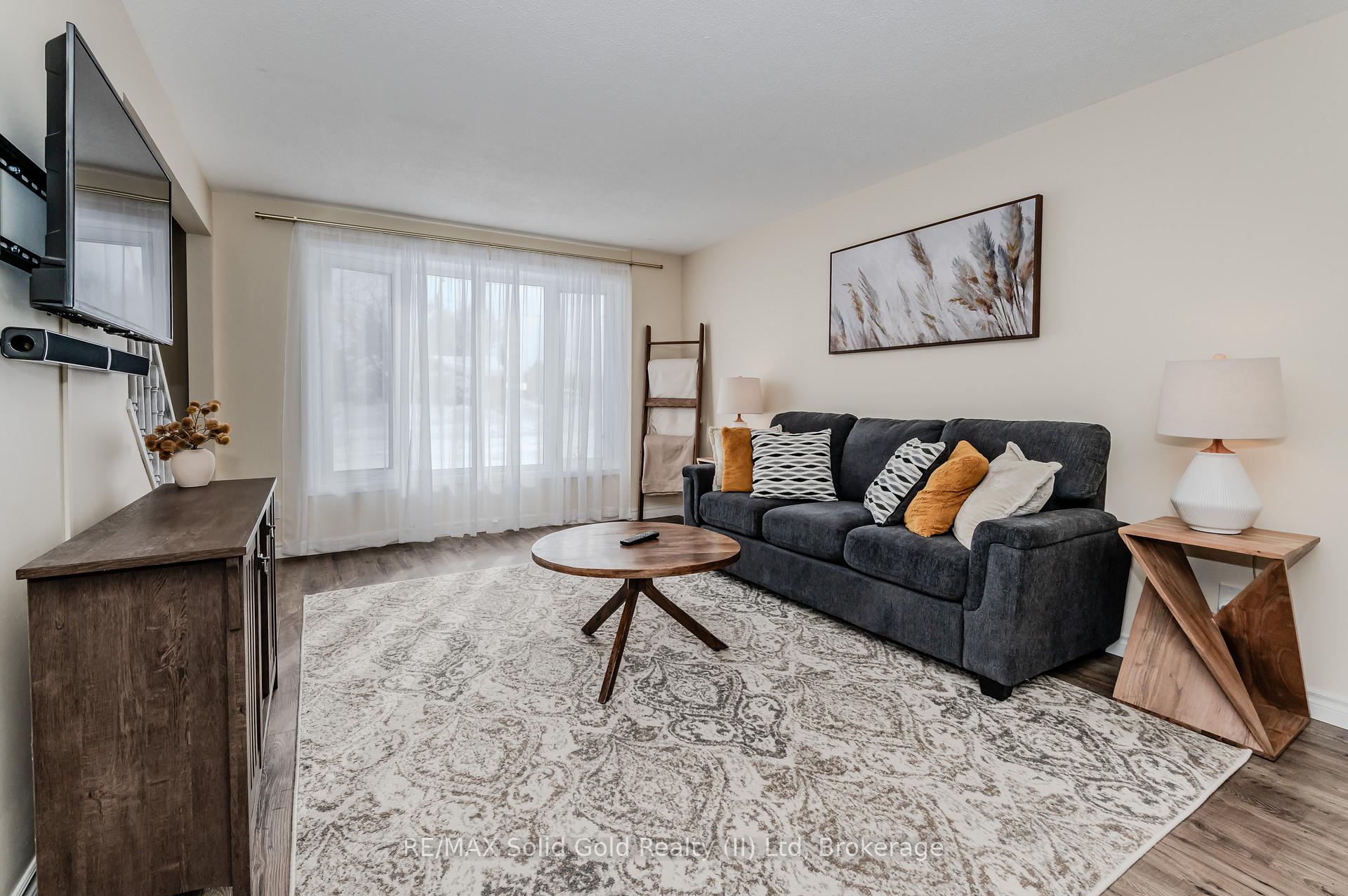 Photo 7 of 74 Rolling Meadows Drive, Kitchener — HOMEH