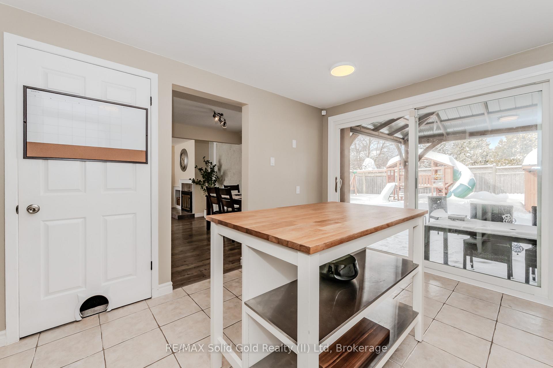 Photo 14 of 74 Rolling Meadows Drive, Kitchener — HOMEH