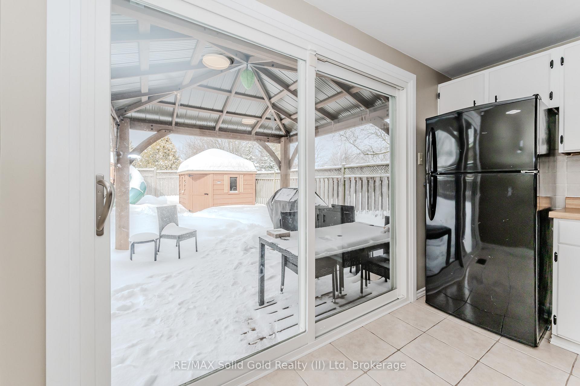 Photo 15 of 74 Rolling Meadows Drive, Kitchener — HOMEH