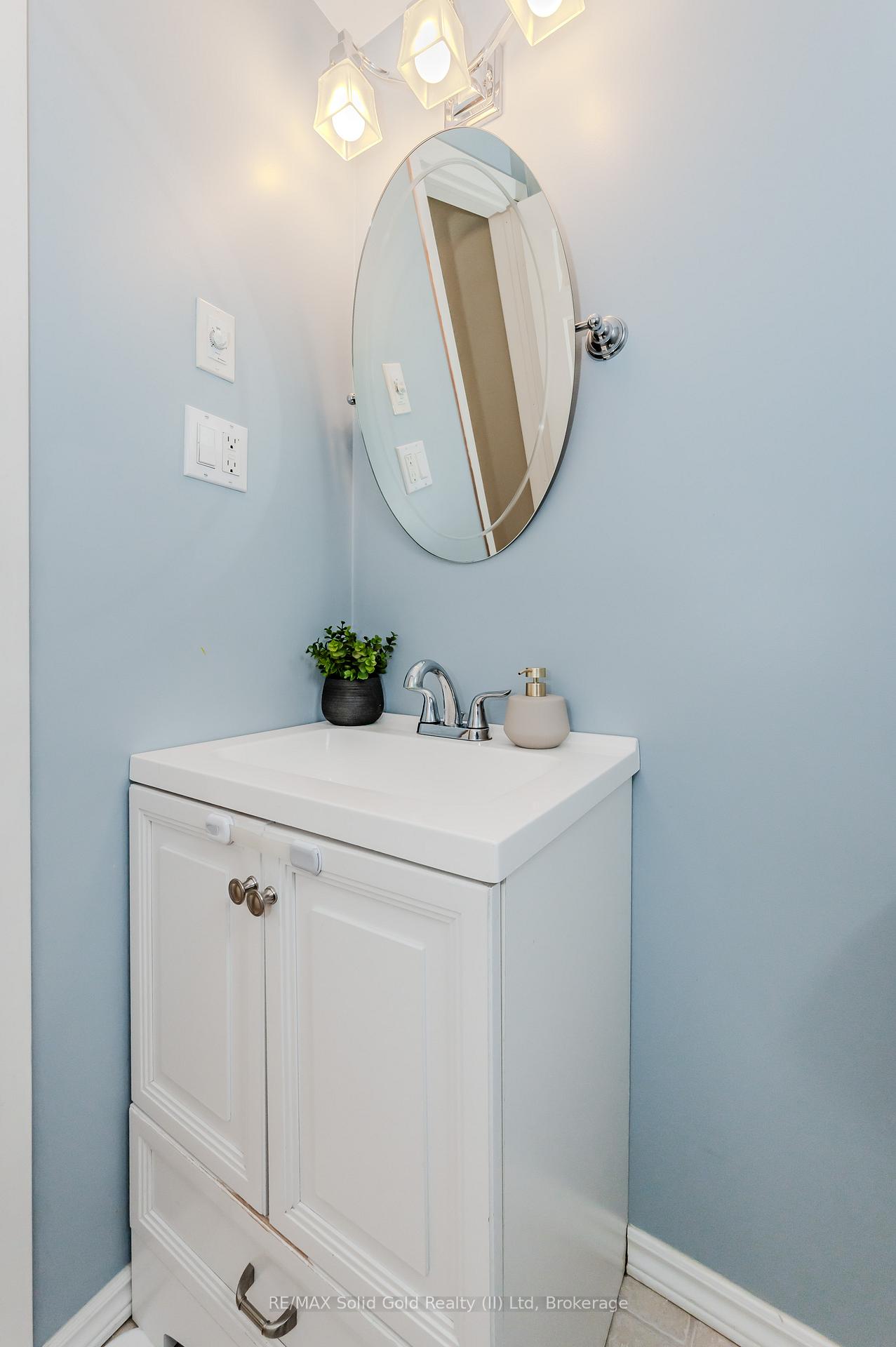 Photo 16 of 74 Rolling Meadows Drive, Kitchener — HOMEH