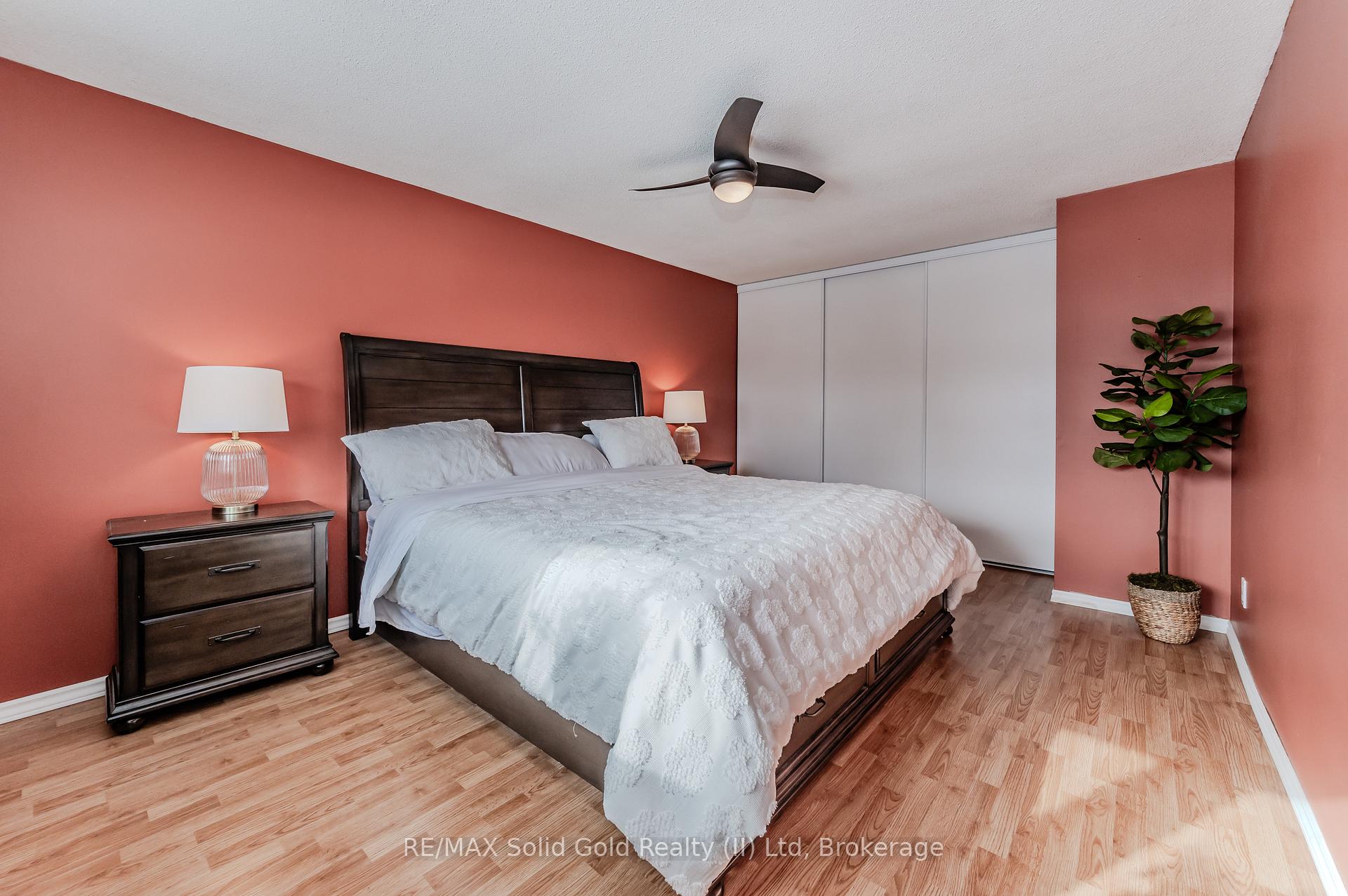 Photo 22 of 74 Rolling Meadows Drive, Kitchener — HOMEH