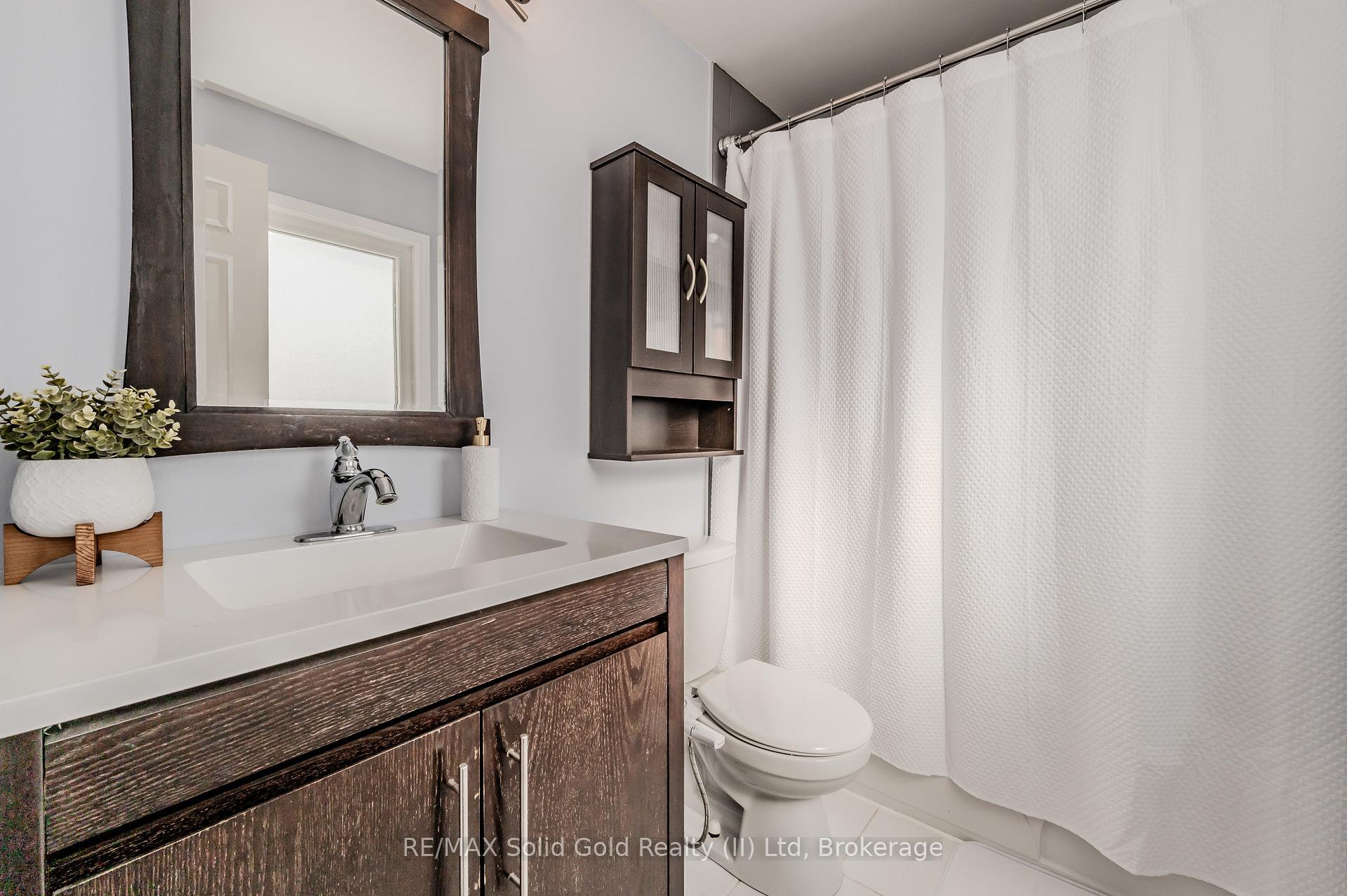 Photo 25 of 74 Rolling Meadows Drive, Kitchener — HOMEH