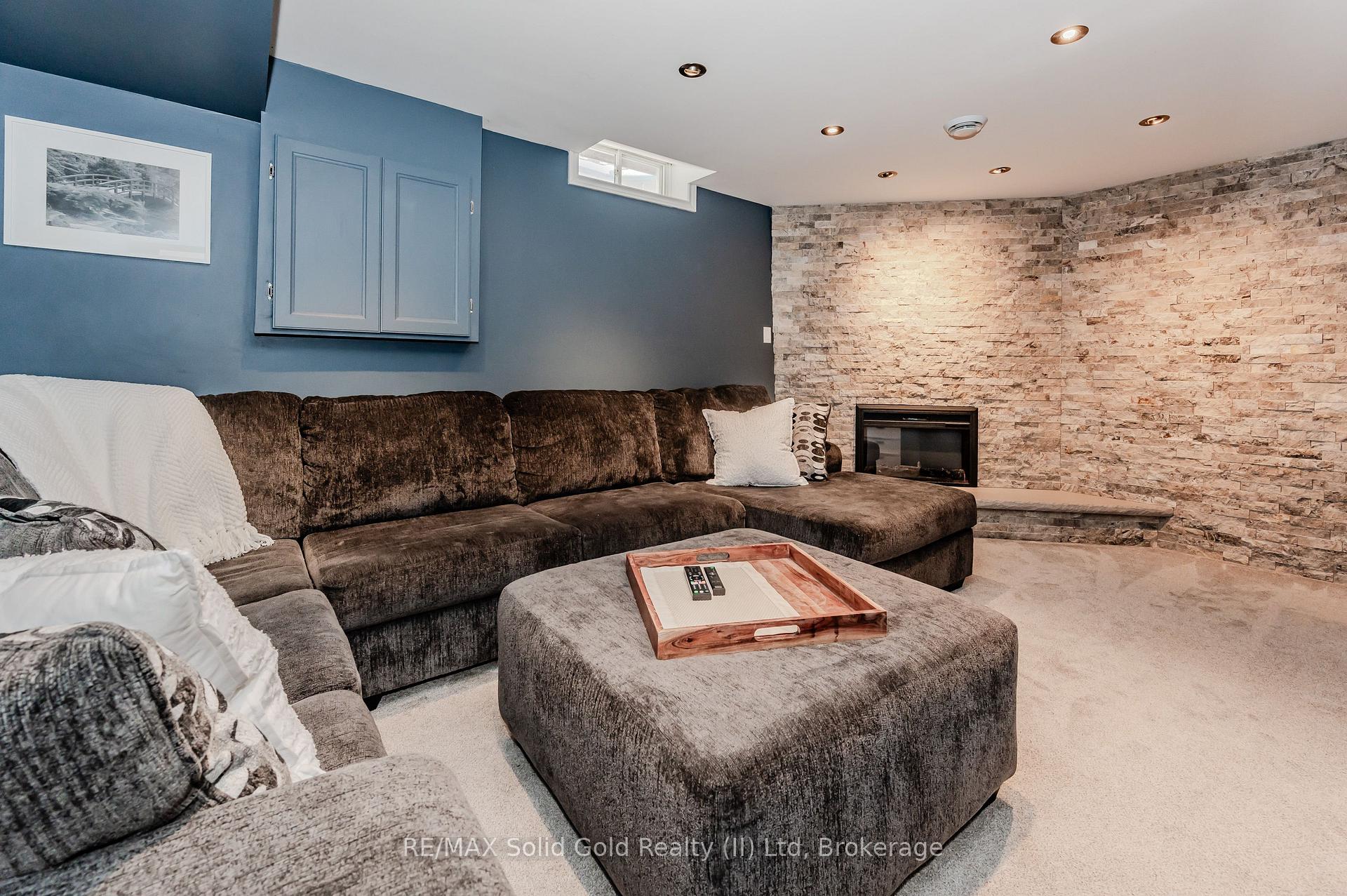 Photo 26 of 74 Rolling Meadows Drive, Kitchener — HOMEH