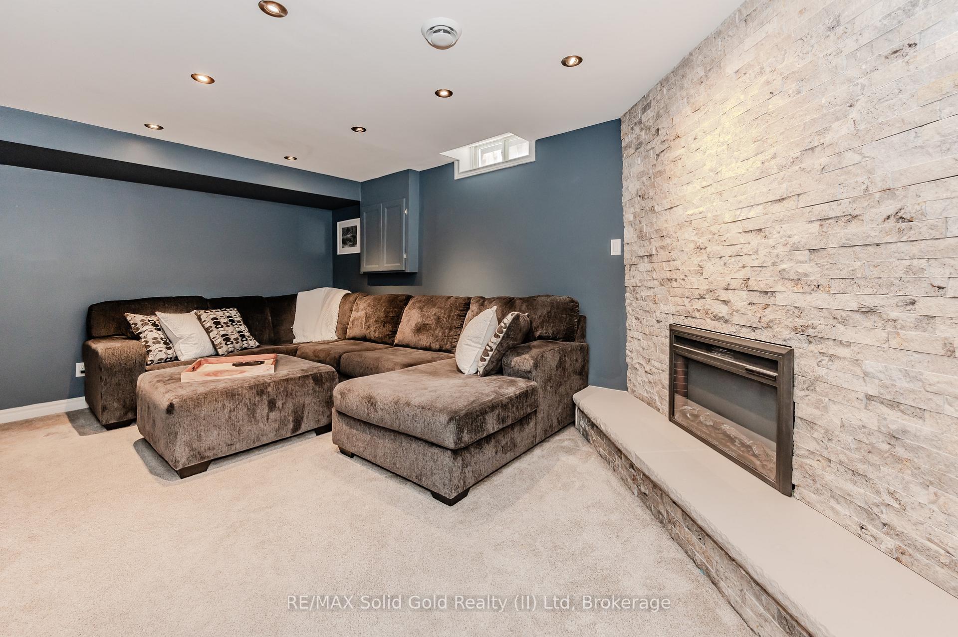Photo 27 of 74 Rolling Meadows Drive, Kitchener — HOMEH