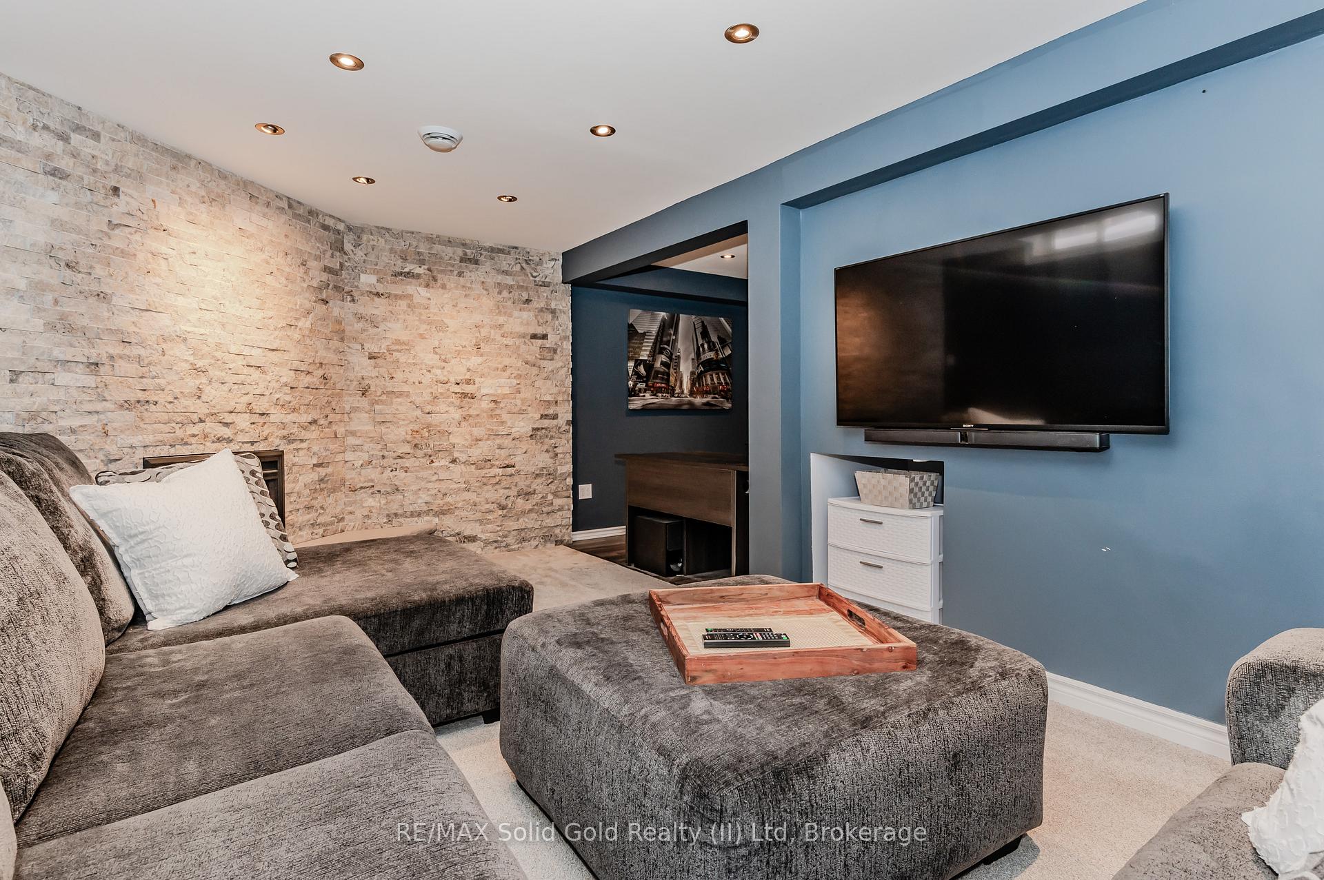 Photo 28 of 74 Rolling Meadows Drive, Kitchener — HOMEH
