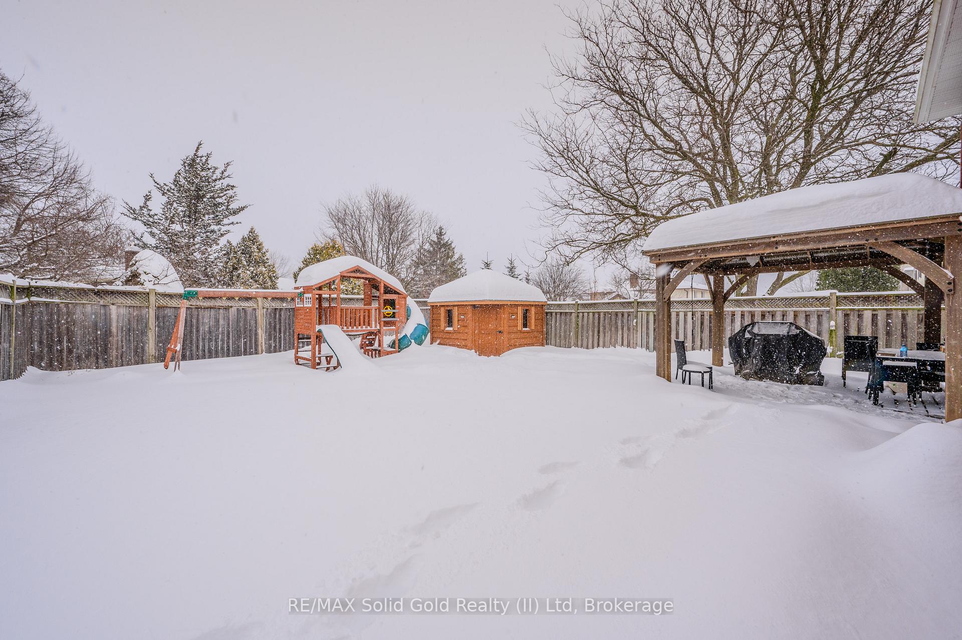 Photo 31 of 74 Rolling Meadows Drive, Kitchener — HOMEH