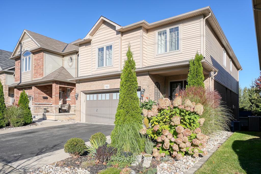 Photo 3 of 703 Robert Ferrie Drive, Kitchener — HOMEH