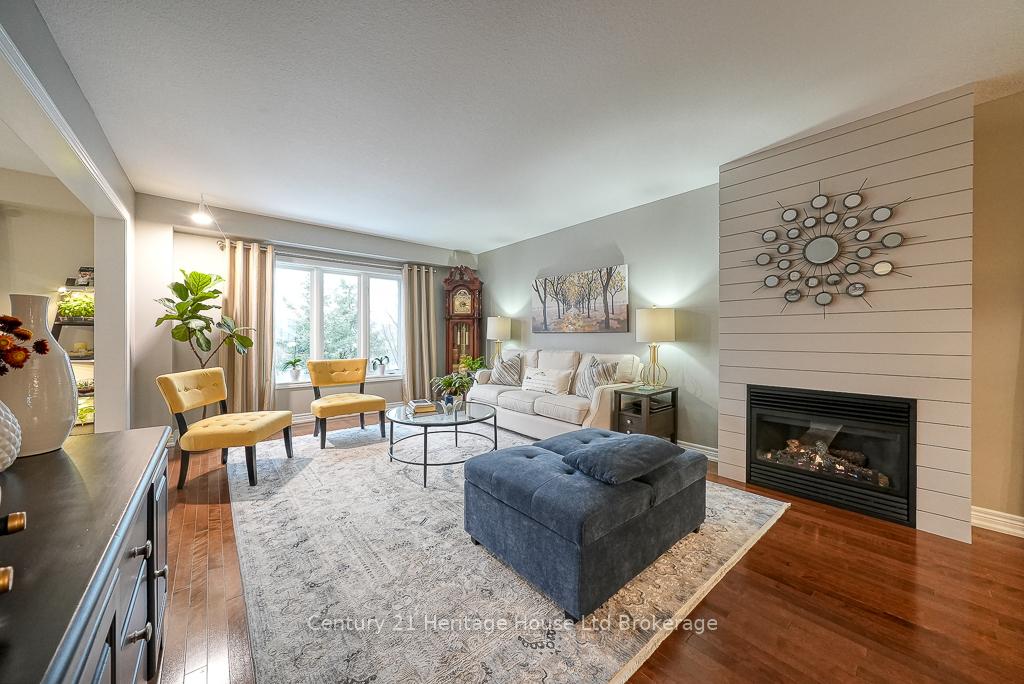 Photo 6 of 703 Robert Ferrie Drive, Kitchener — HOMEH