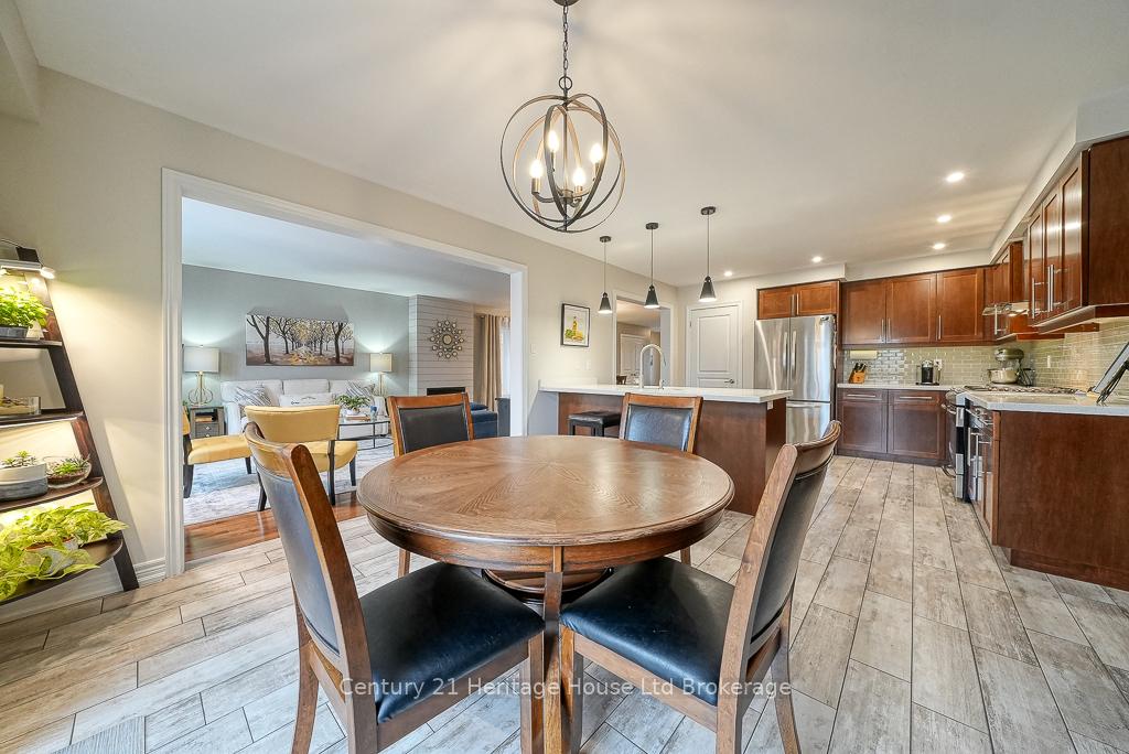 Photo 10 of 703 Robert Ferrie Drive, Kitchener — HOMEH