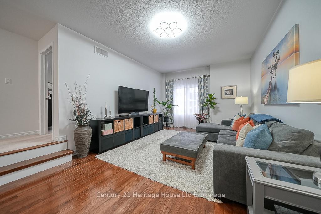 Photo 16 of 703 Robert Ferrie Drive, Kitchener — HOMEH